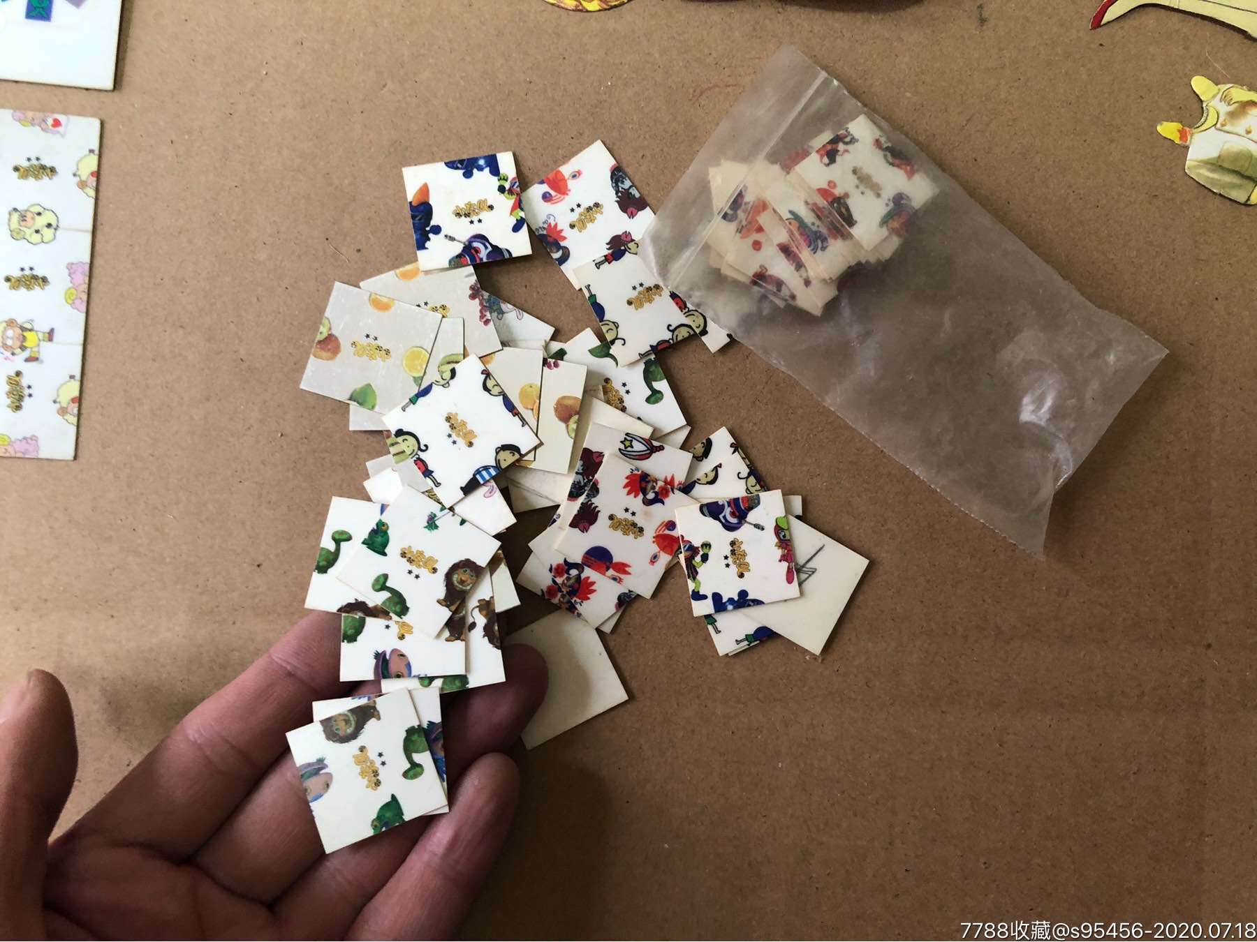 小虎队拼图卡16套 散开一堆 美少女换装卡合拍