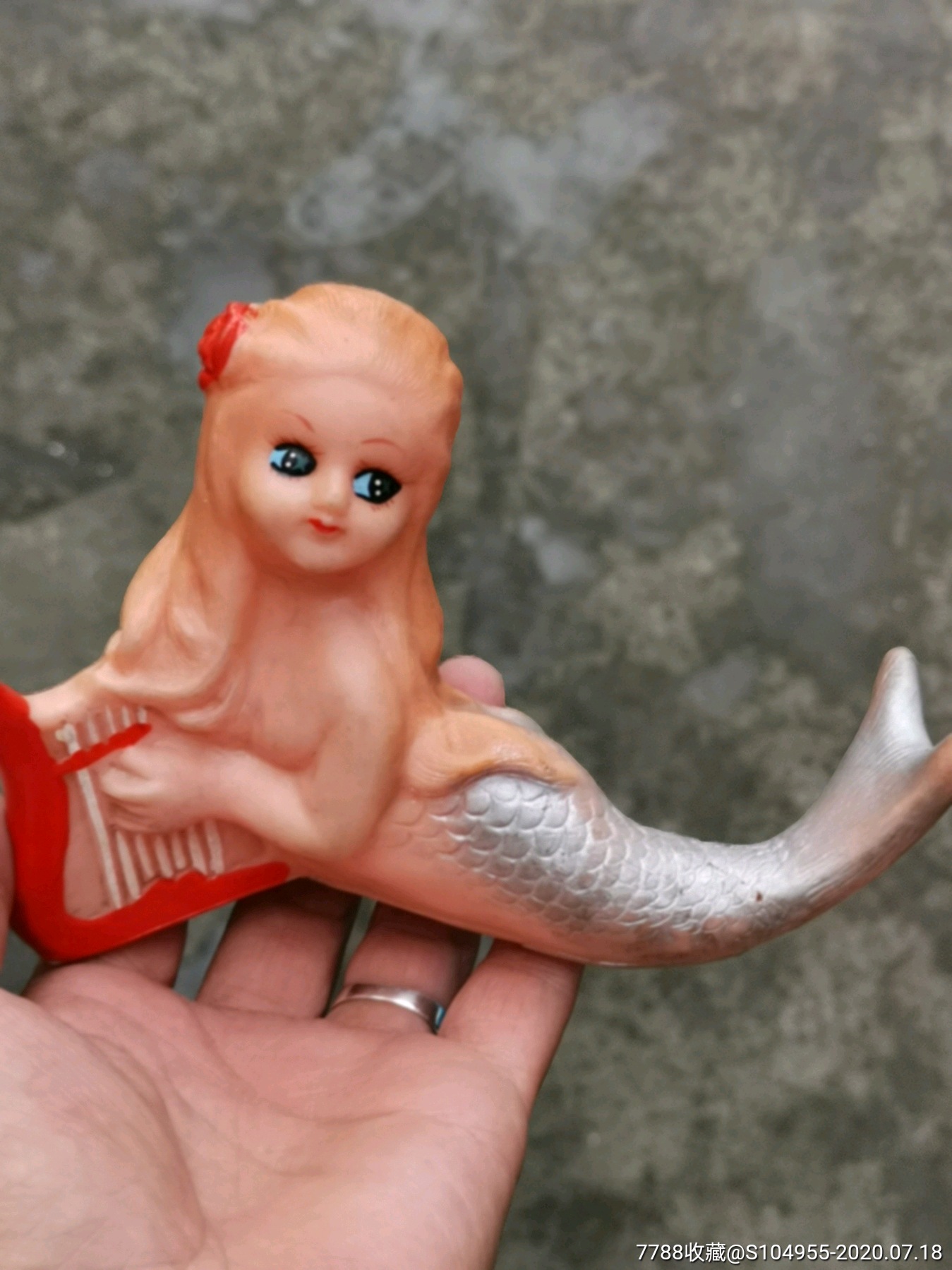 胶皮美人鱼,品相如图,正常有声