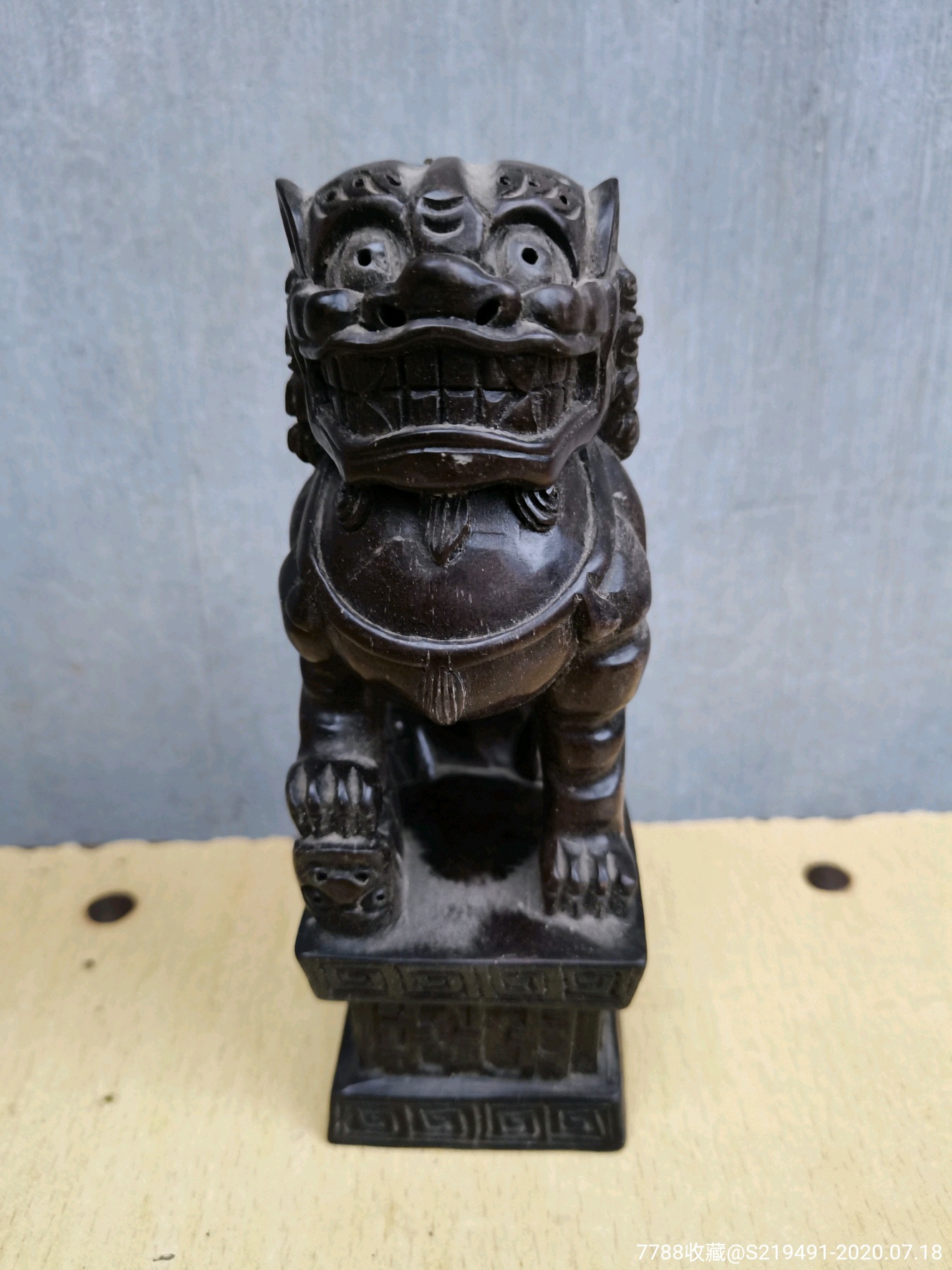 文革木雕狮子摆件
