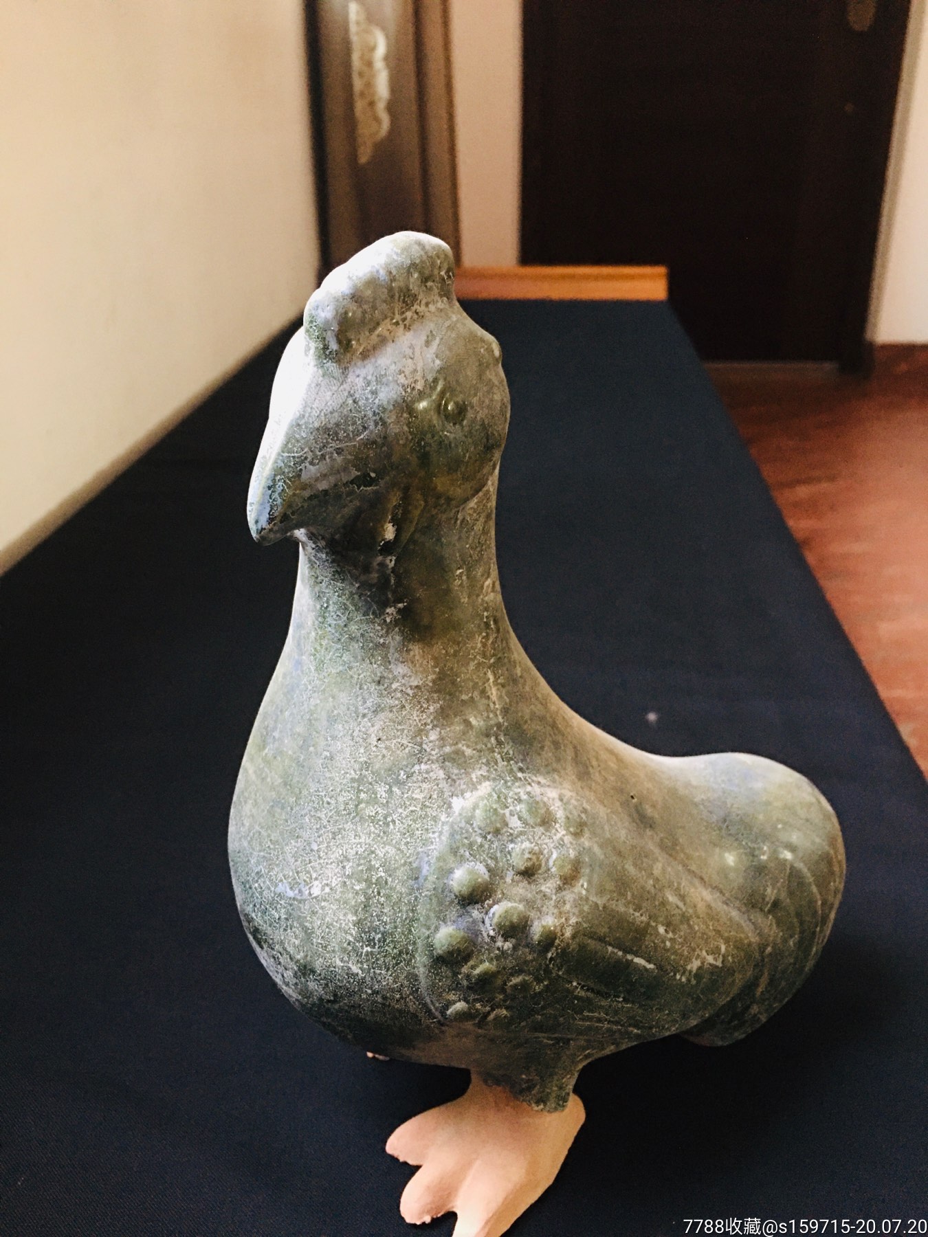 汉代绿釉陶塑鸡一对