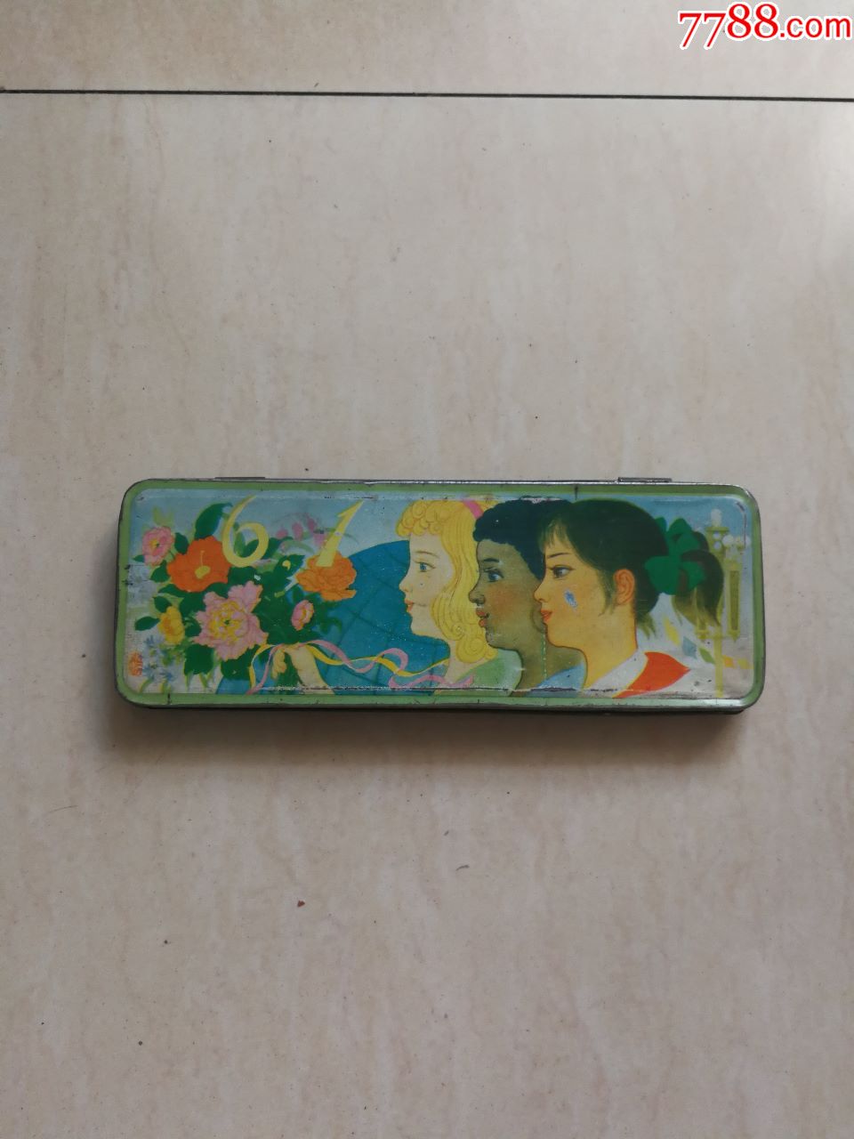 缩小更多"笔盒/文具盒"商品>>>>￥589品99七八十年代铁皮文具盒