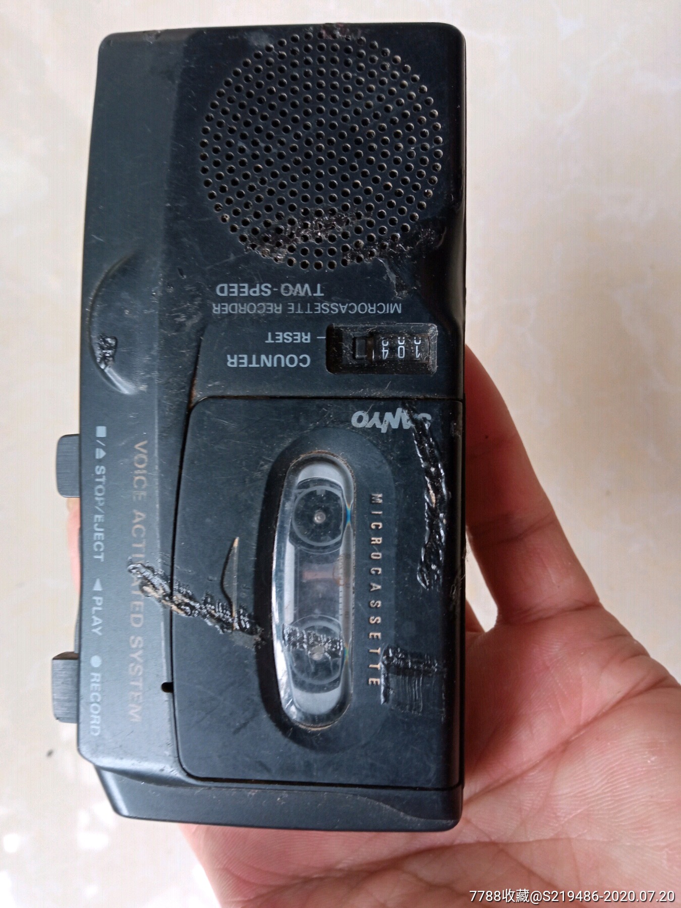 三洋袖珍型磁带录音机