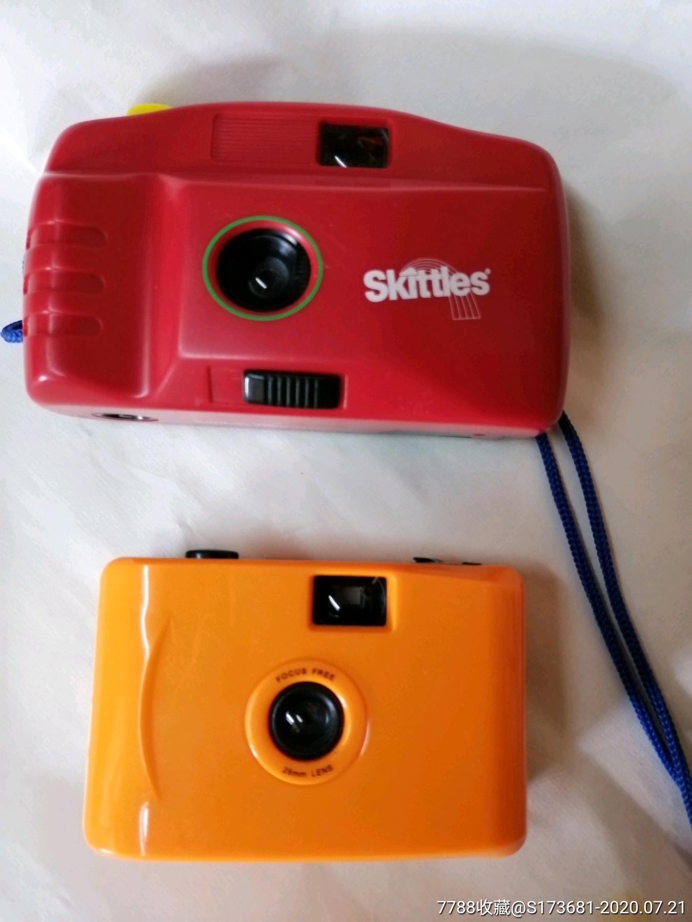 彩色傻瓜相机两台