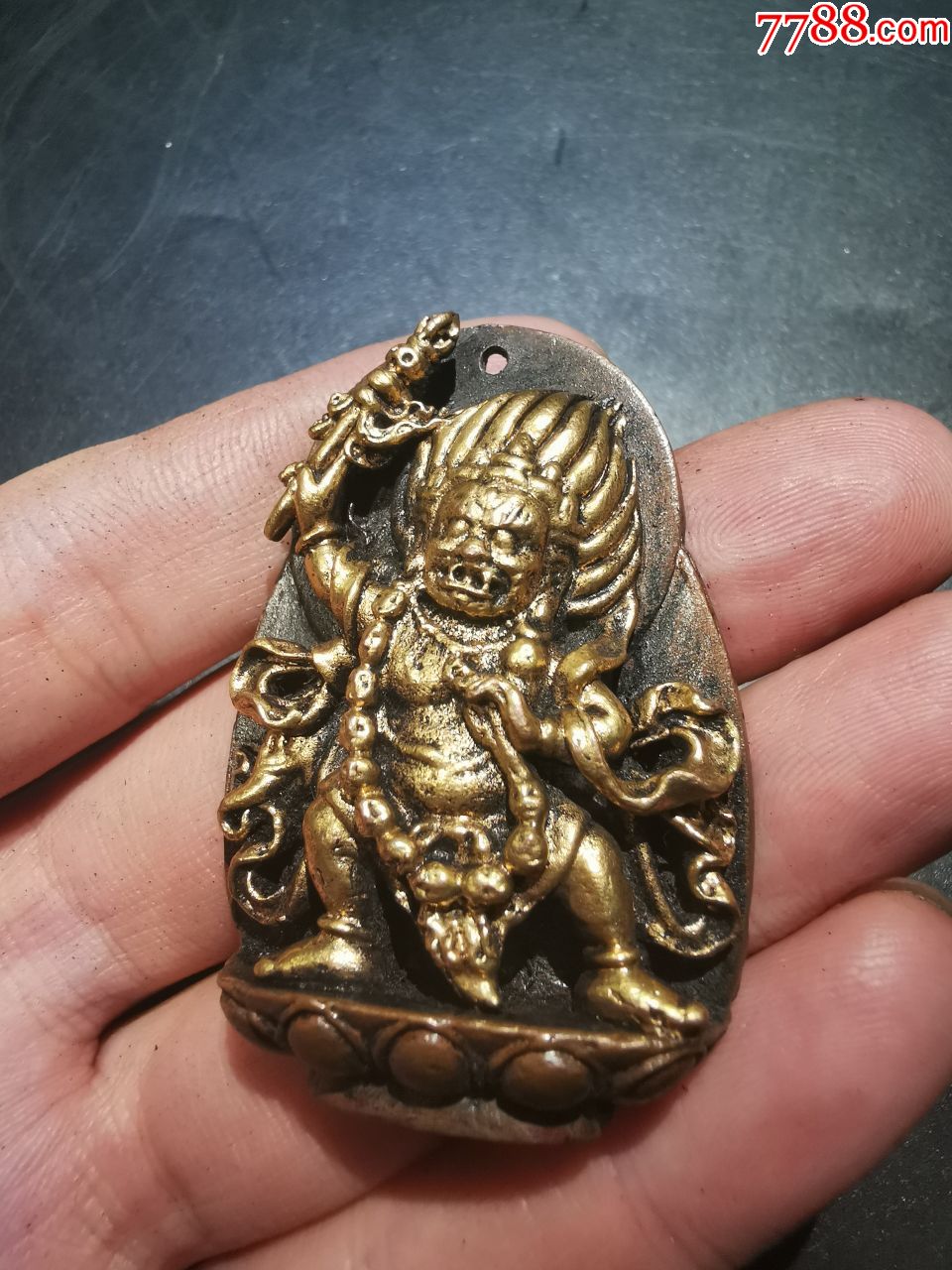 藏传密宗紫铜鎏金金刚手佛牌,纯铜铸造,鎏真金,详细见细图,重75克