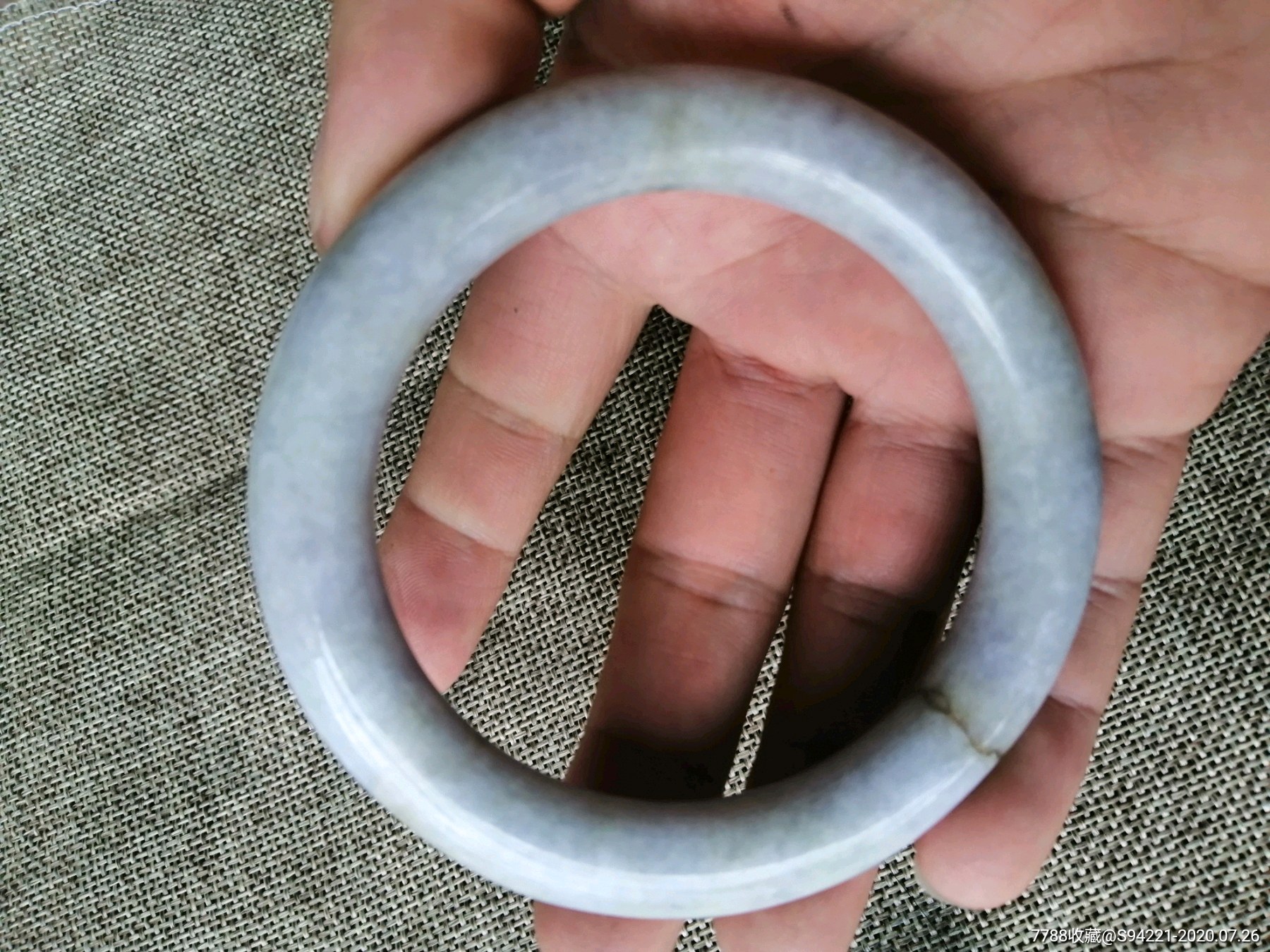 清代老翡翠圆条手镯一支