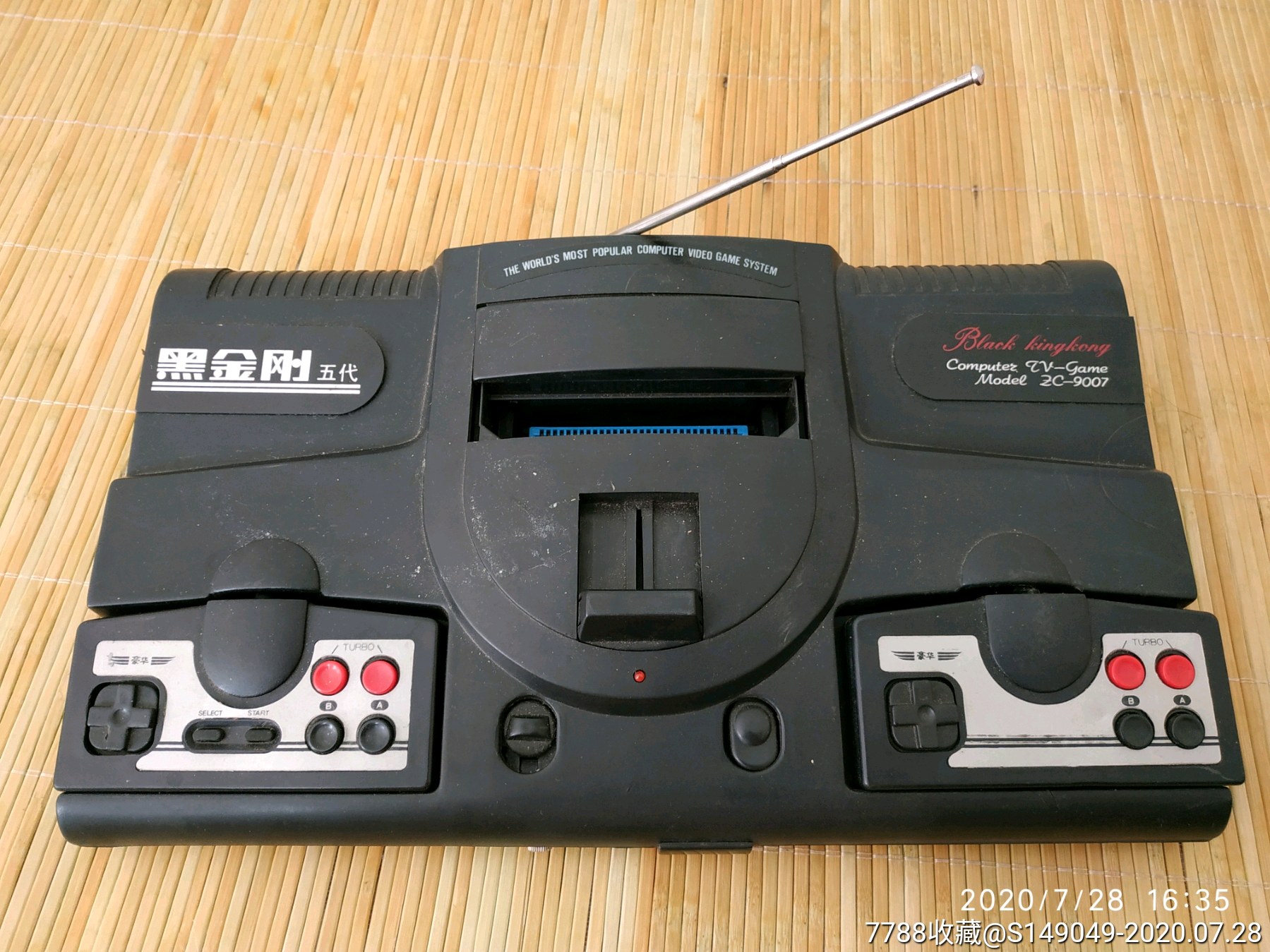 黑金刚五代插卡游戏机品相完整如图所示