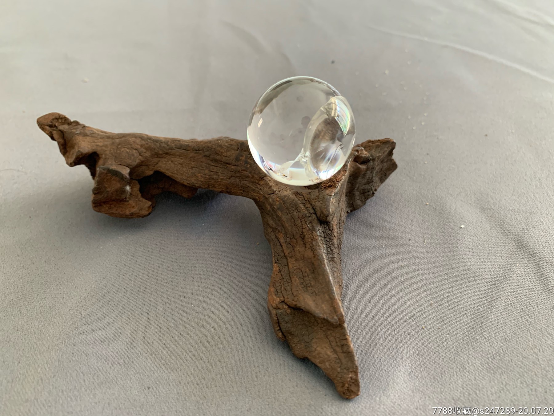 天然白水晶球配实木底座