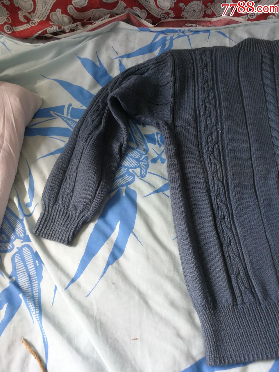 老式手工毛衣一件