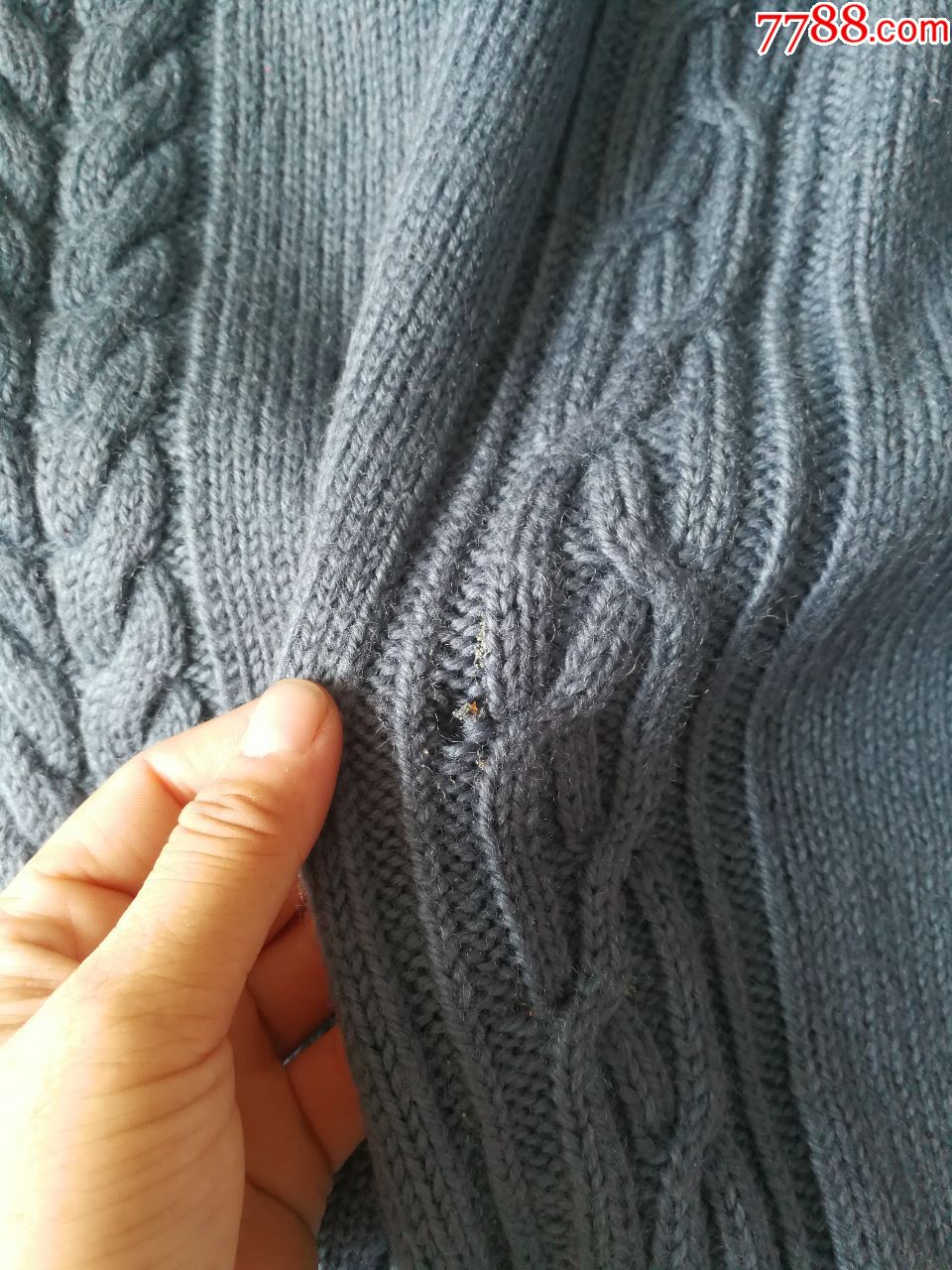 老式手工毛衣一件