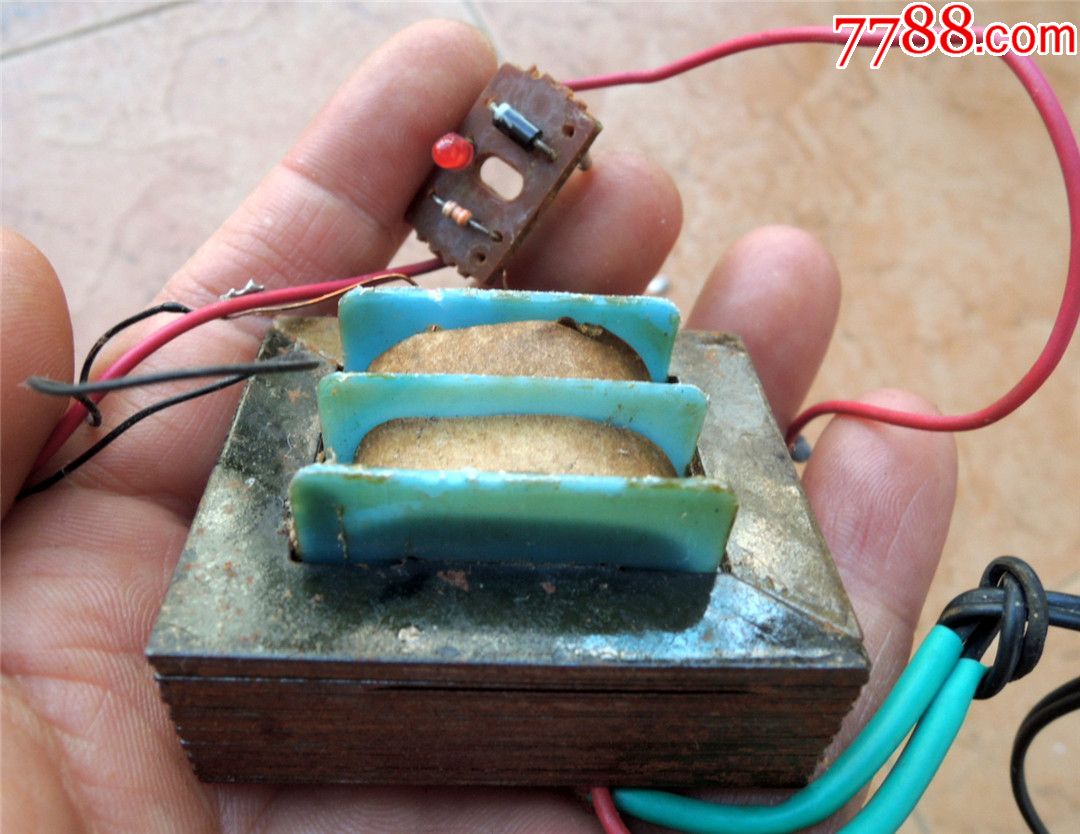 怀旧收藏-80年代熊猫戏竹便携手提式塑壳应急灯一套-不含电池-其他灯