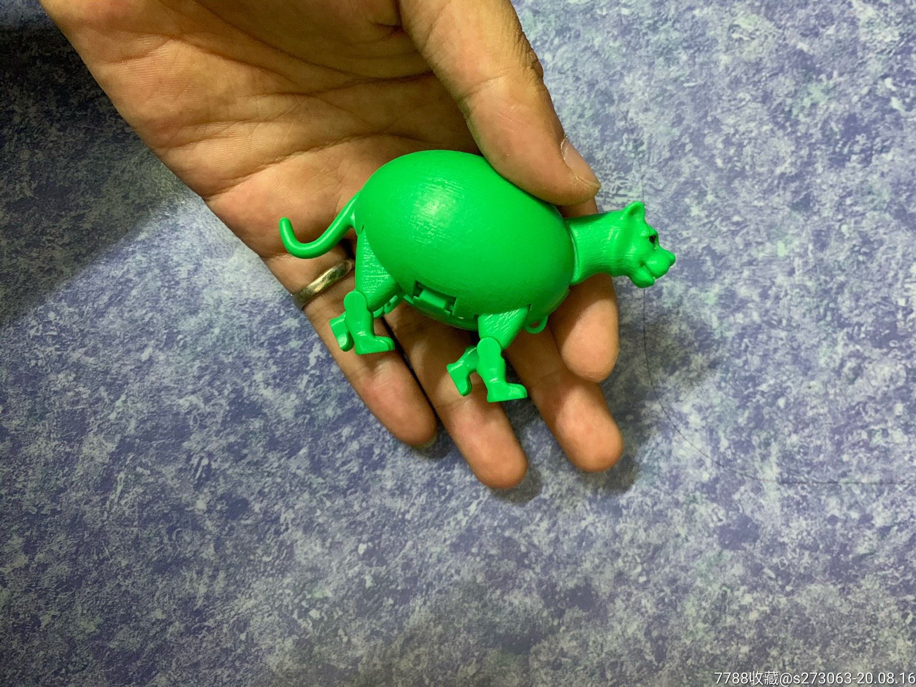 四个变形恐龙蛋合拍