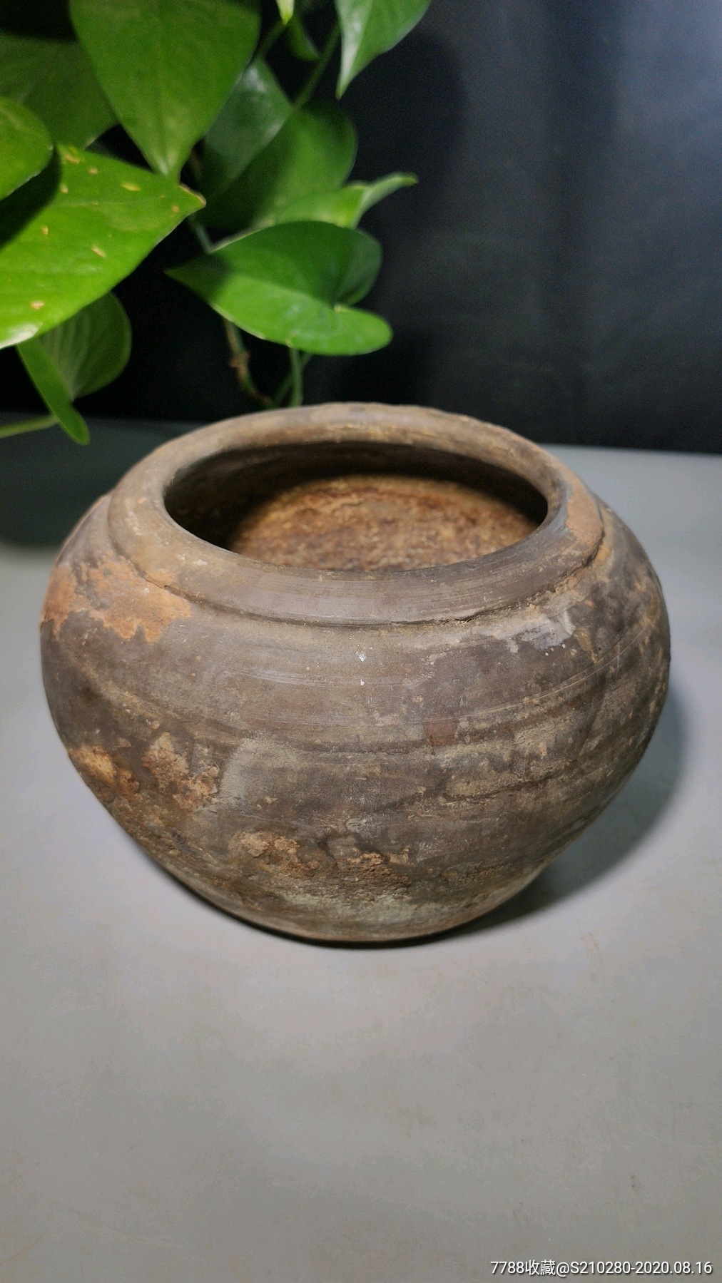 古朴老陶罐