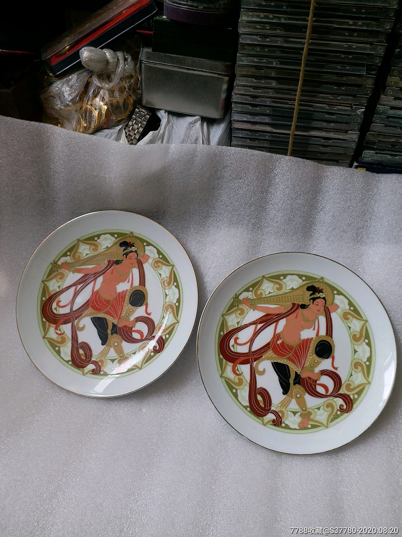瓷盘釉上彩手绘一对无破损一起拍