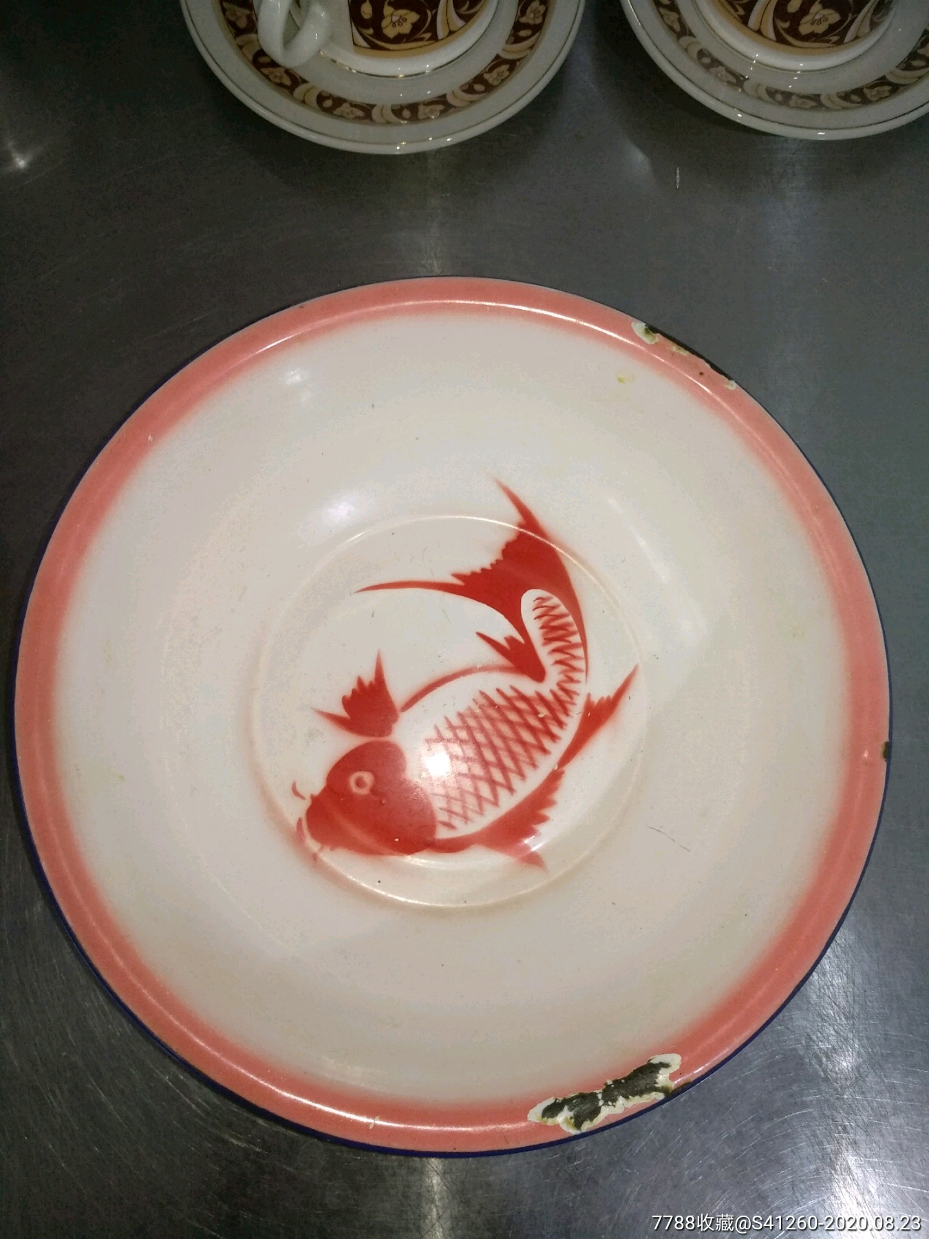 八十年代搪瓷鲤鱼小盆