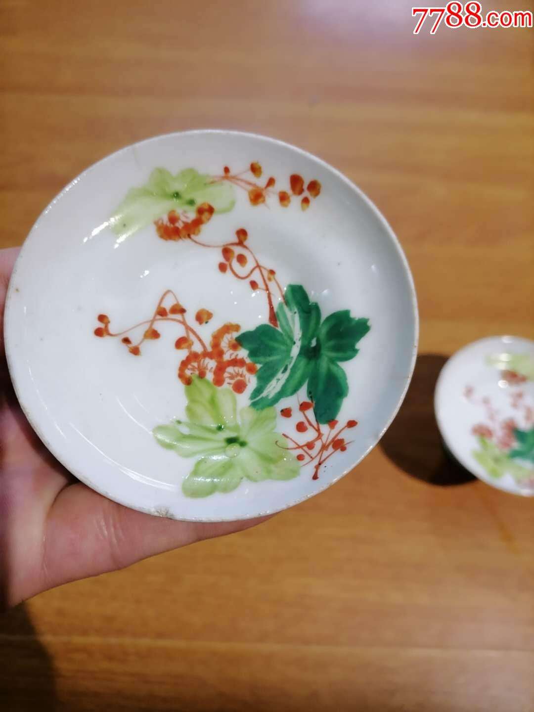 民国粉彩小碟一对