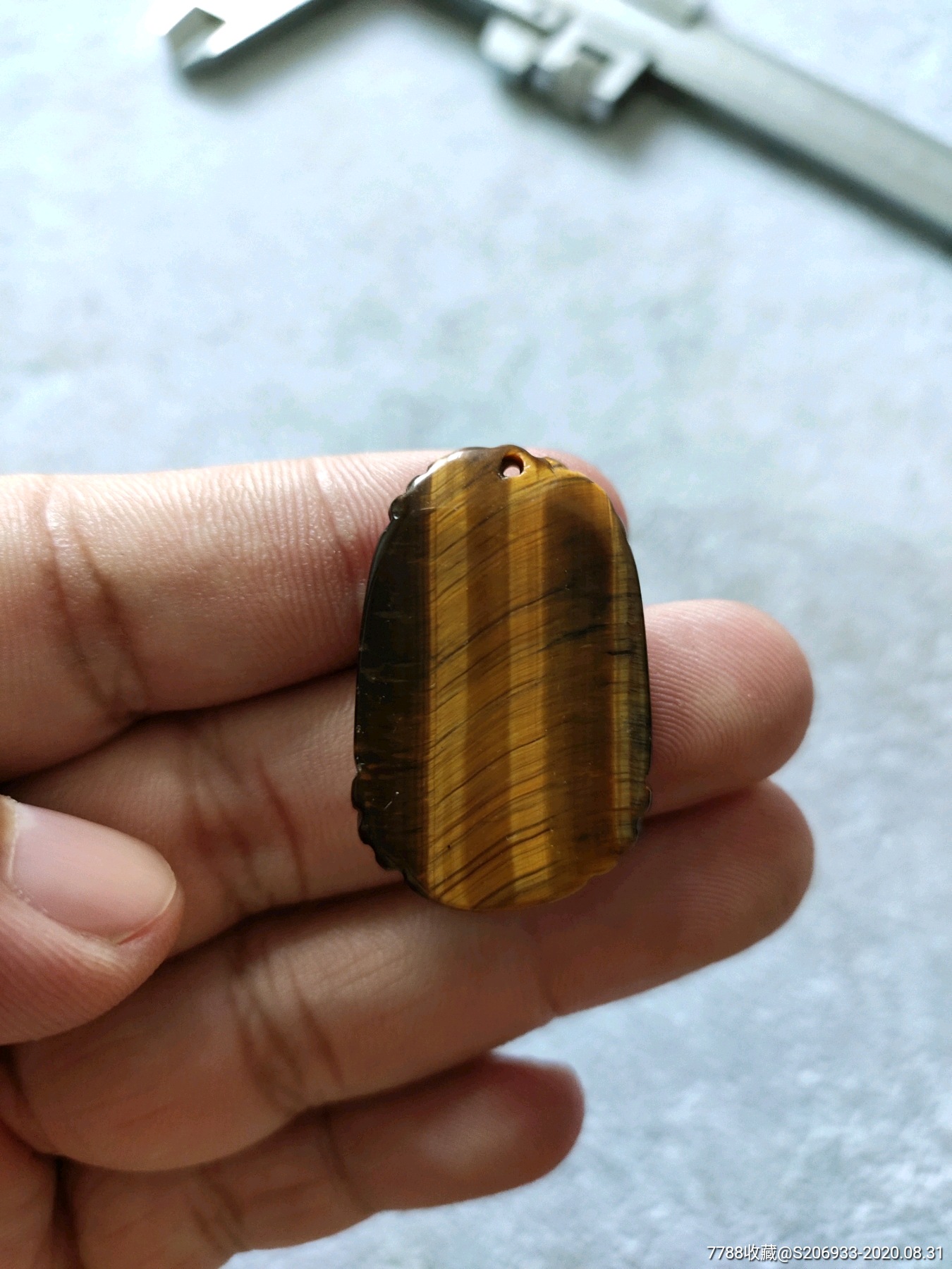 金黄虎眼石雕刻十二生肖蛇吊坠挂件牌子