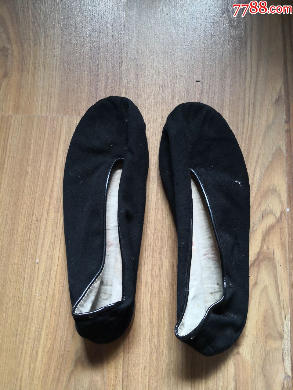 怀旧老式皮底圆口布鞋