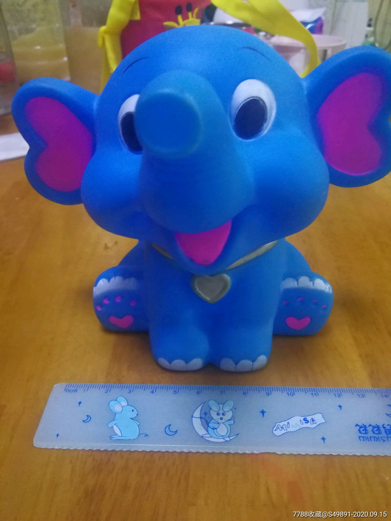 蓝色胶皮玩具小象带响声