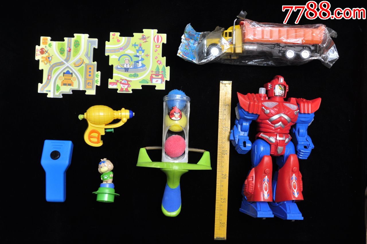 不同年代玩具7件