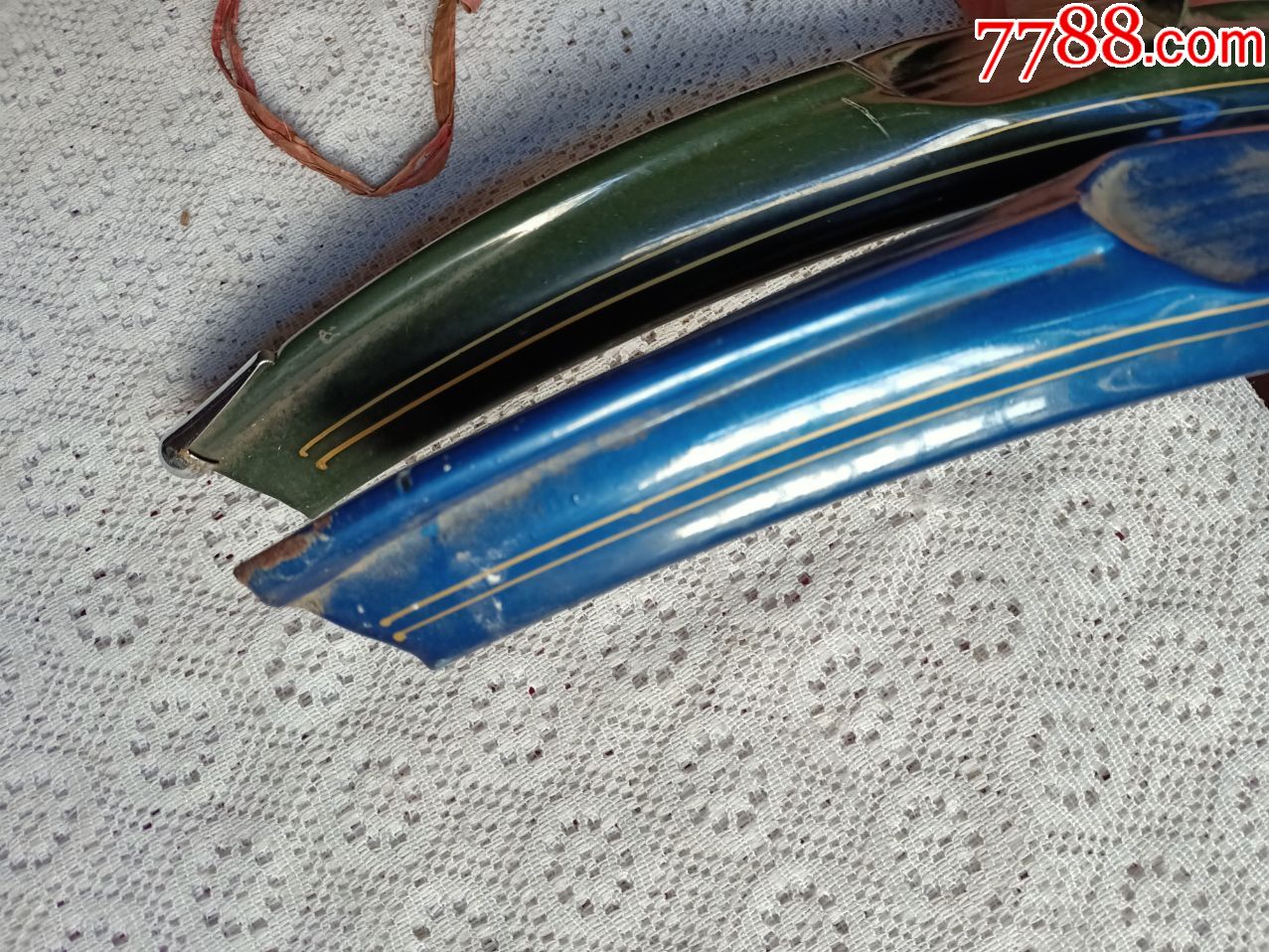 二个自行车盖瓦979全新的但保存中有磨损瑕疵见图快30元