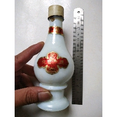 80年代国营云南师宗瓶酒厂竹叶青酒小瓶装有跑酒