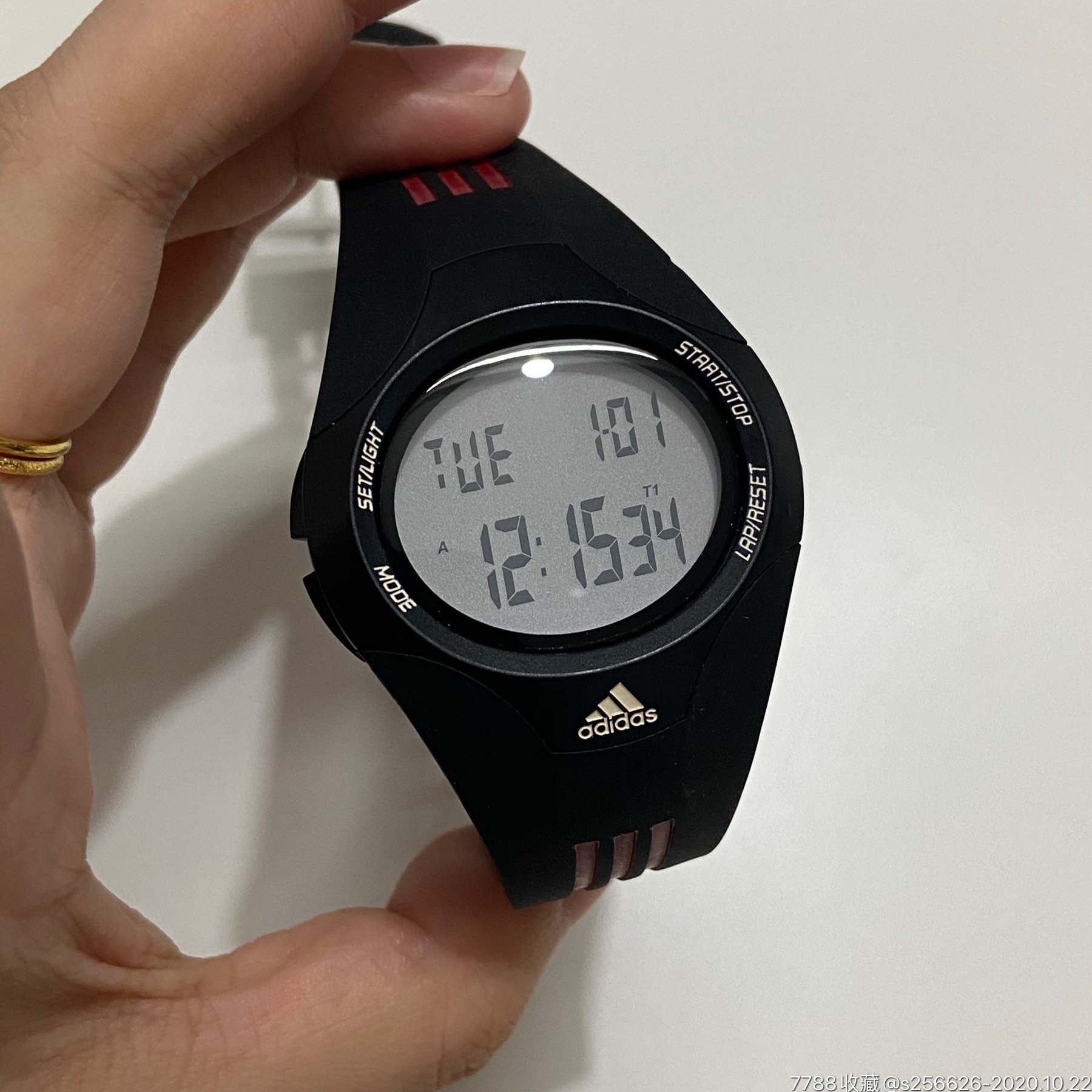 首页 拍卖 手表/腕表 >> 全新正品库存adidas阿迪达斯,走时正常灯光