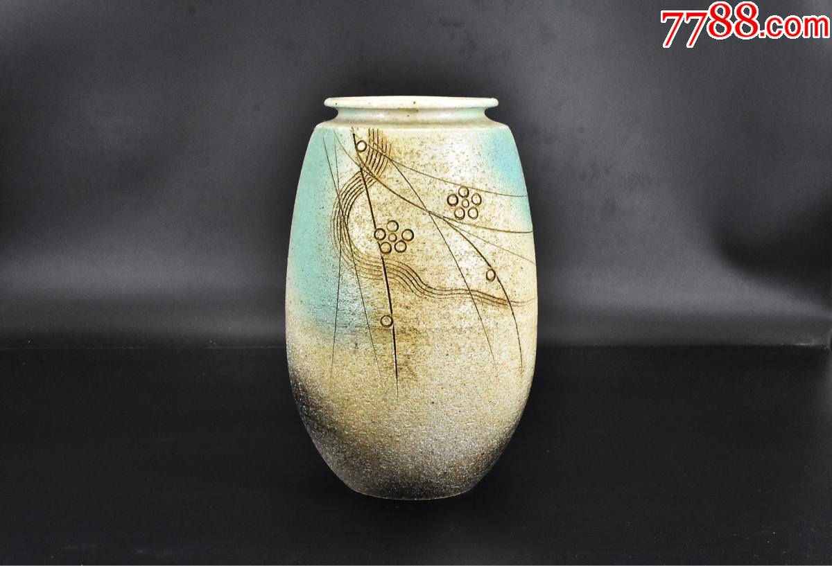 (p8472)日本《陶瓷花瓶》一件日本传统工艺陶瓷器开片外壁花朵图案