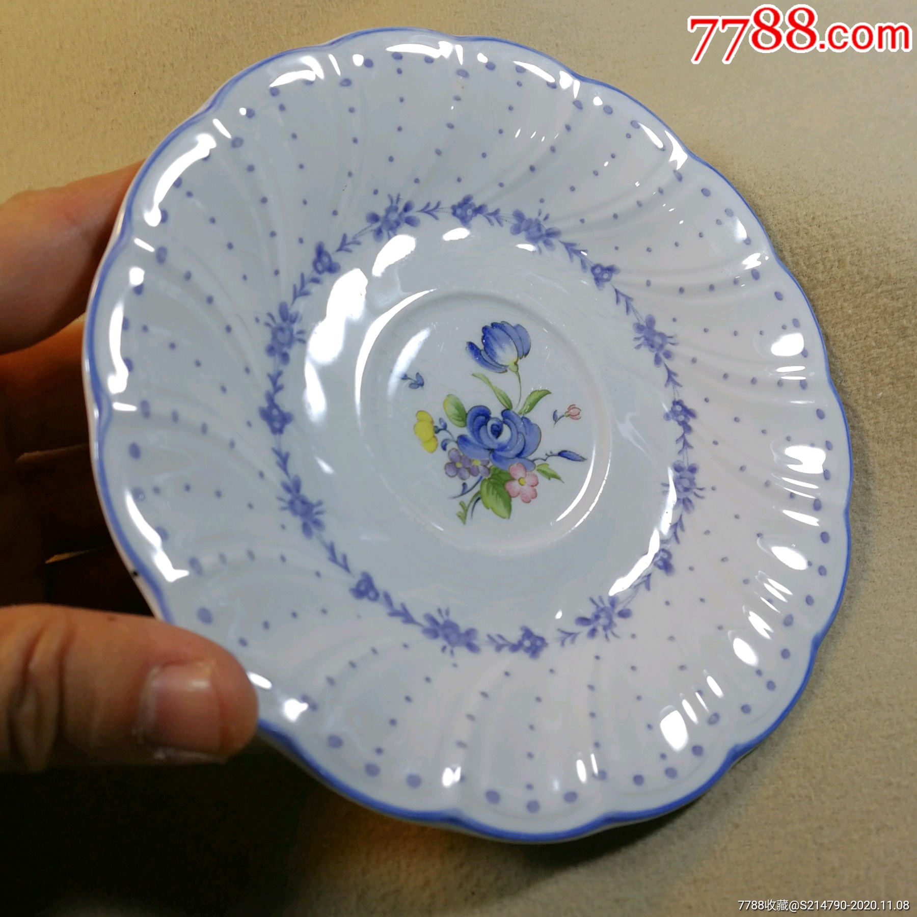 日光nikko骨瓷盘一对,直径14厘米高2厘米,世界名牌.