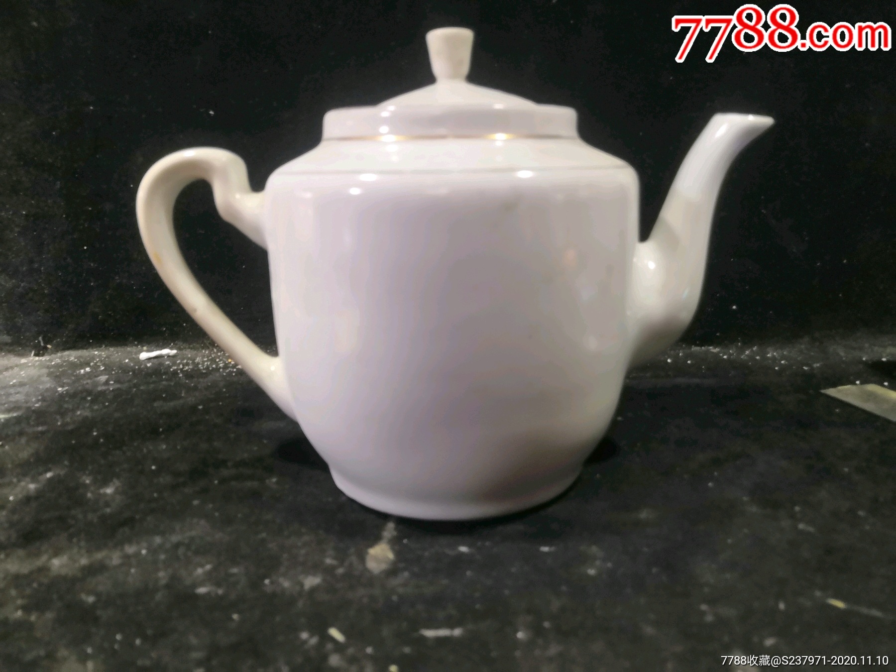 早期新华瓷厂粉彩花鸟壶