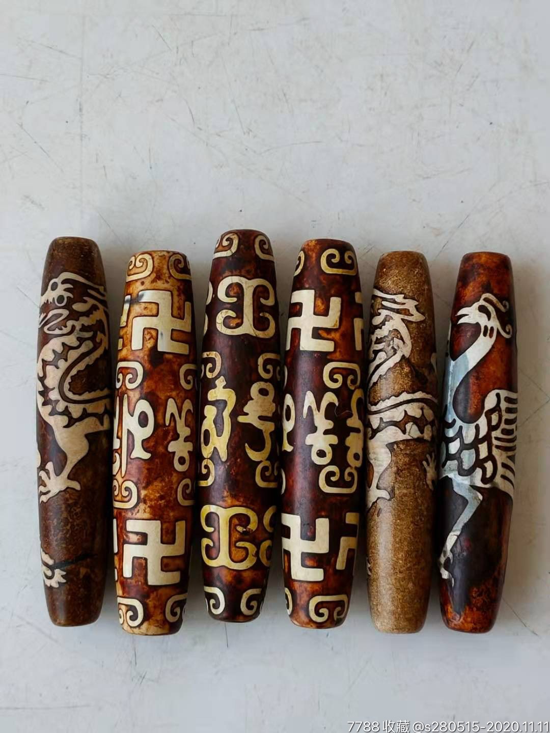 旧藏龙凤纹和别的图案玛瑙天珠