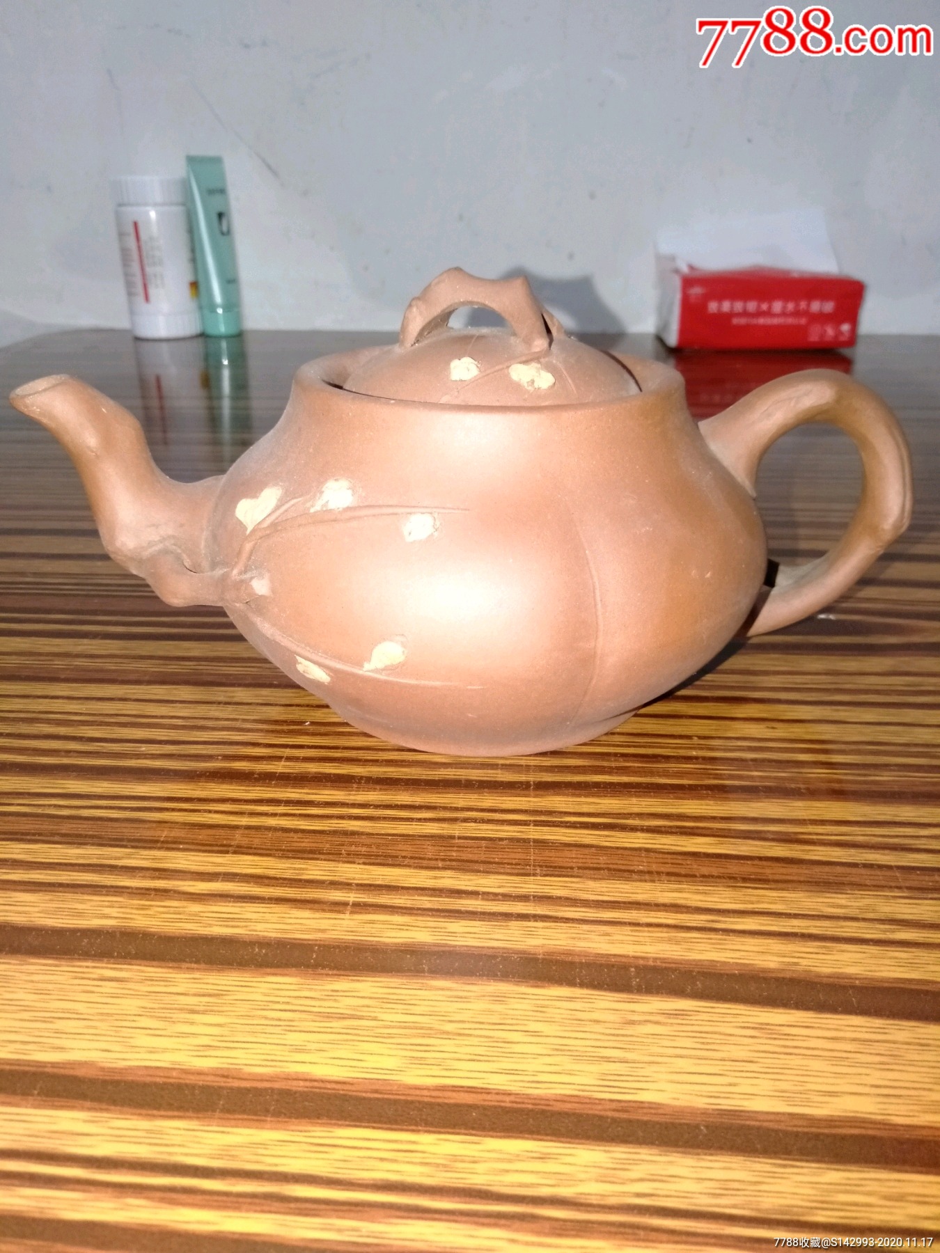 80年代库存紫砂梅花壶,老紫砂壶