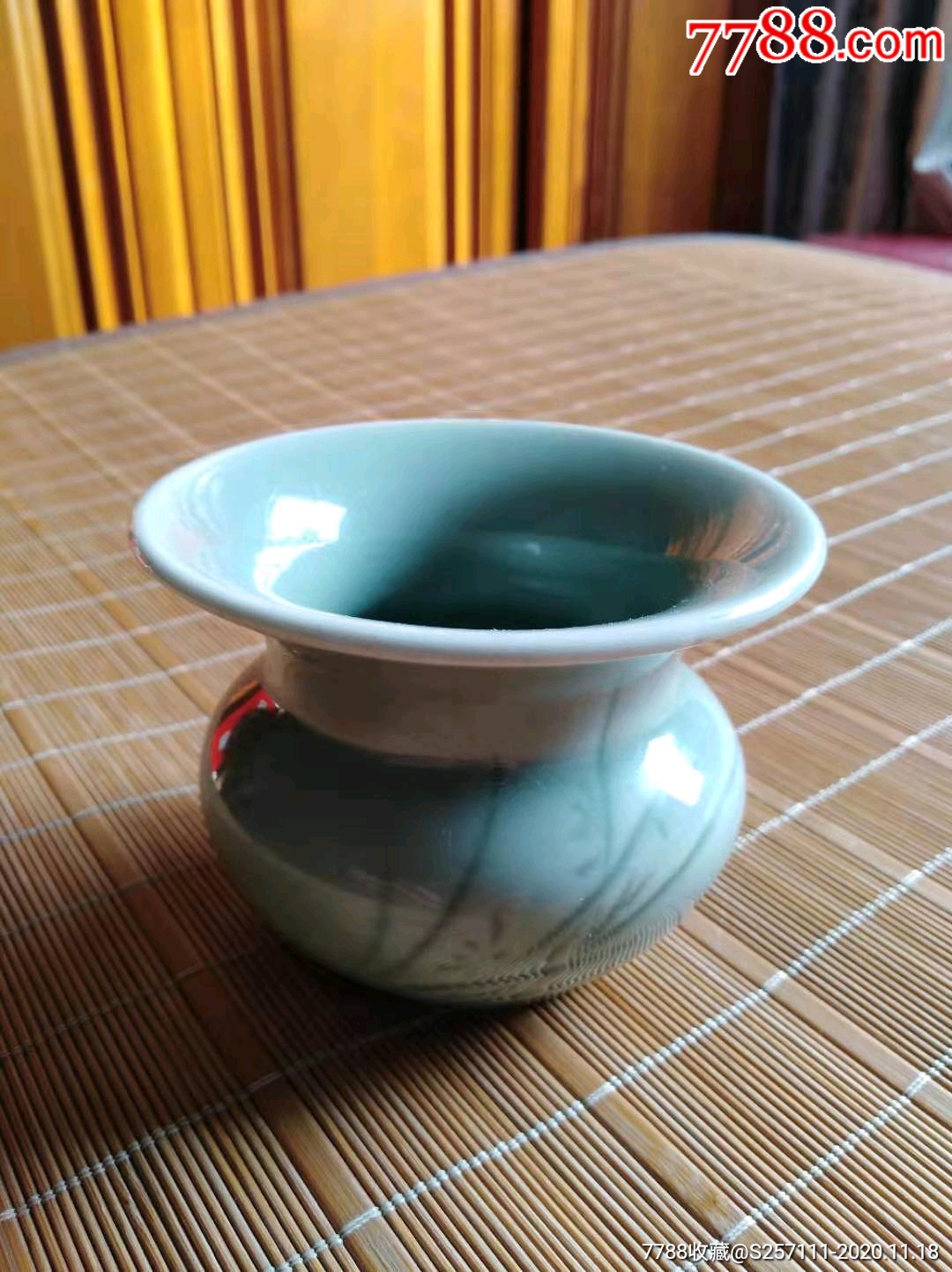 龙泉窑刻花小渣斗(品好)