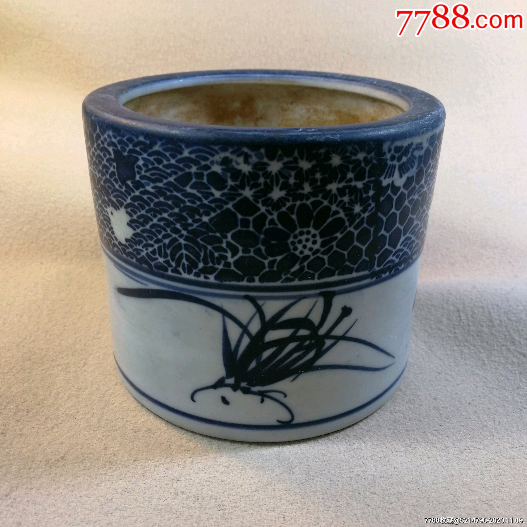 民国青花花卉笔筒直径11厘米,品好