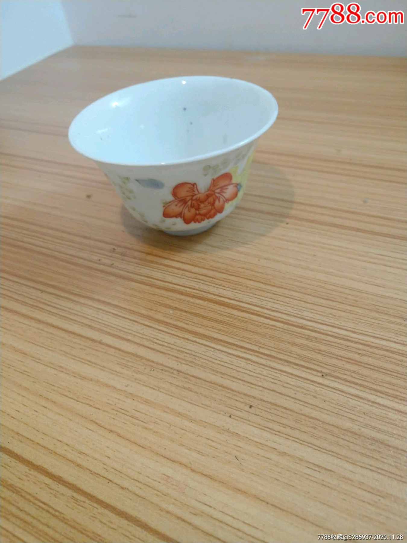上海鸿康祥制作的花卉杯