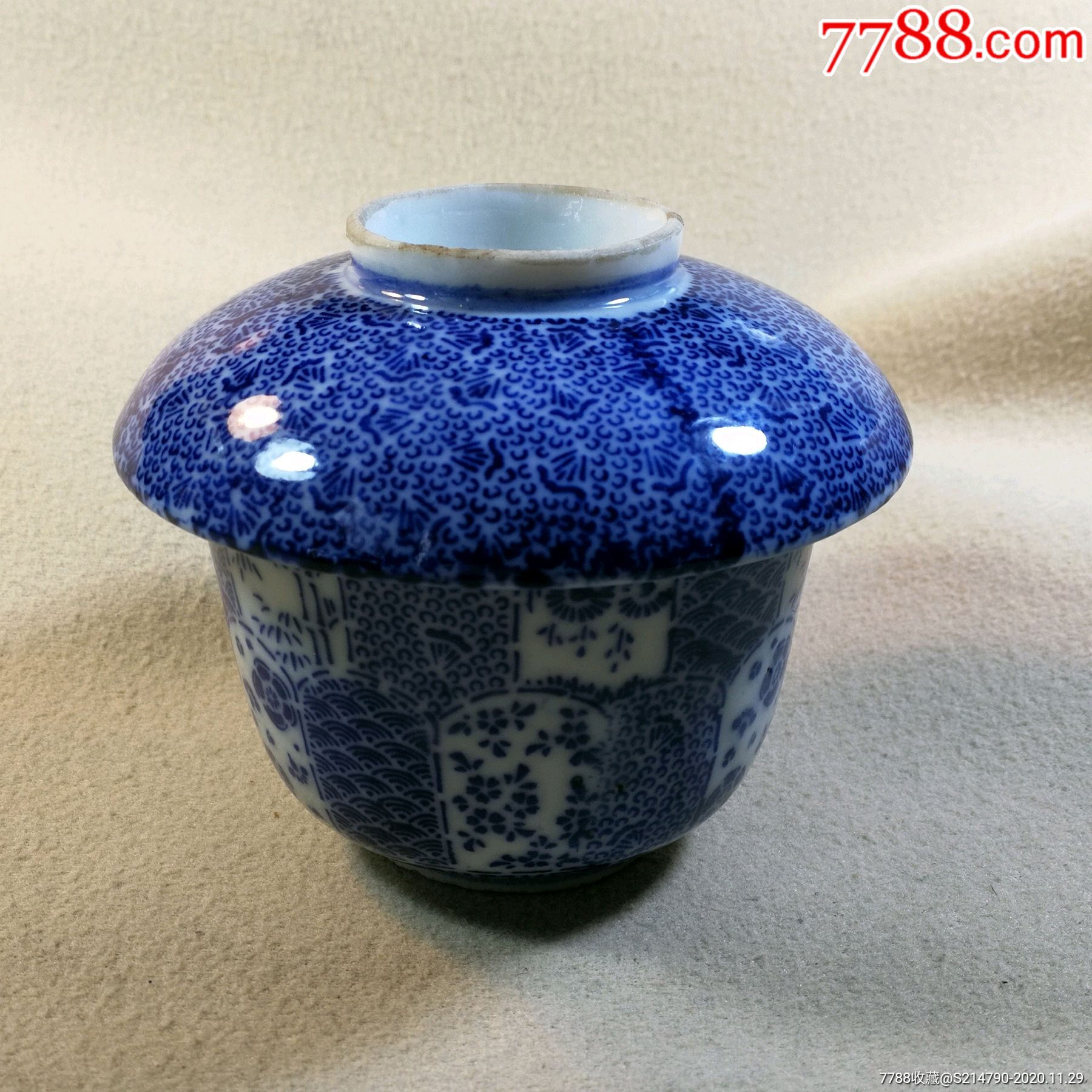 民国青花盖碗茶,满工蓝,有小瑕疵