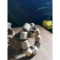 老舊藏鹿角手串_