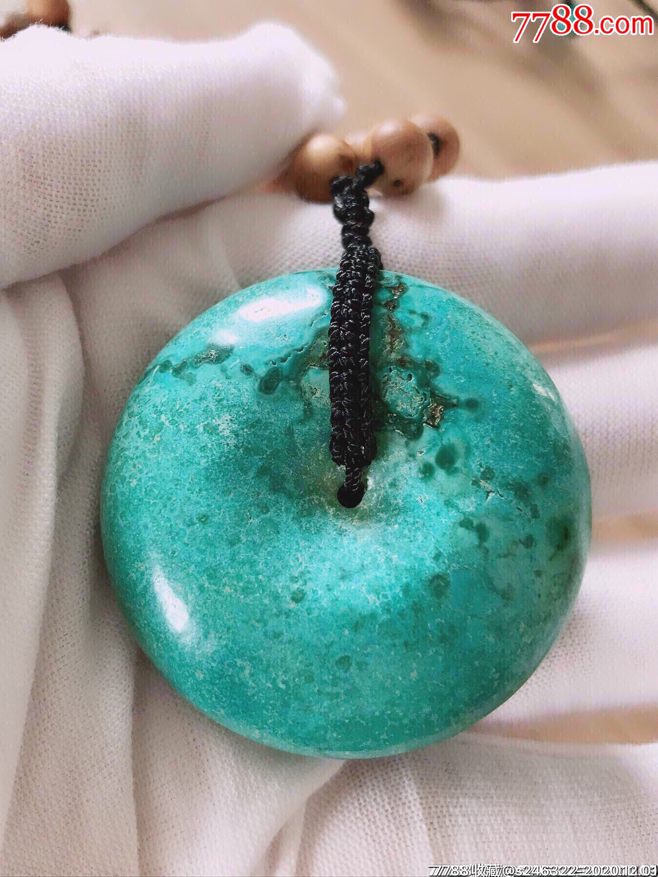 高瓷蓝绿原矿绿松石的大面包圈挂件49.