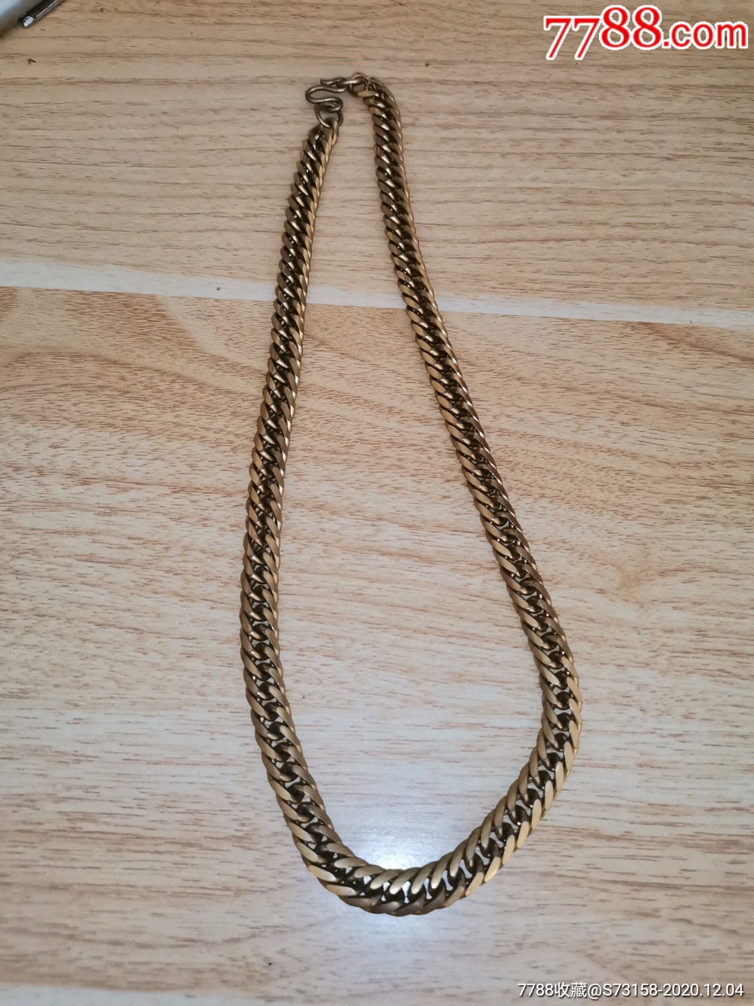 老铜项链一条