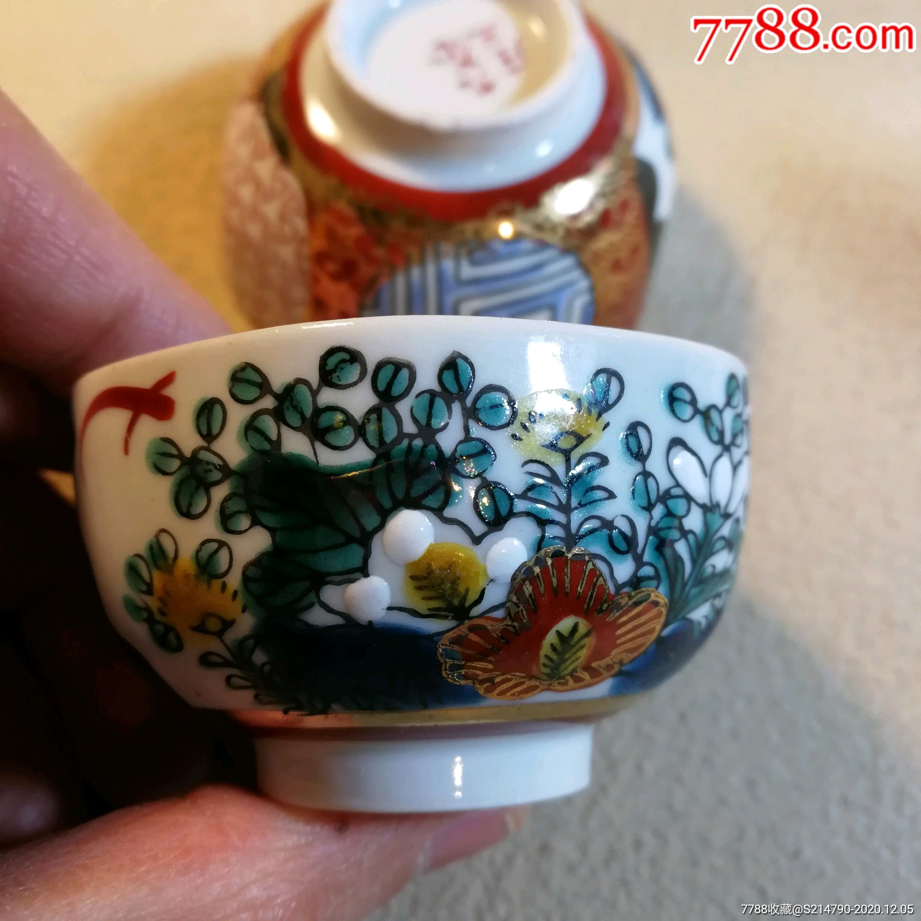 日本九谷庄三款,老彩绘杯一对,五彩描金的全品,尺寸口径5.