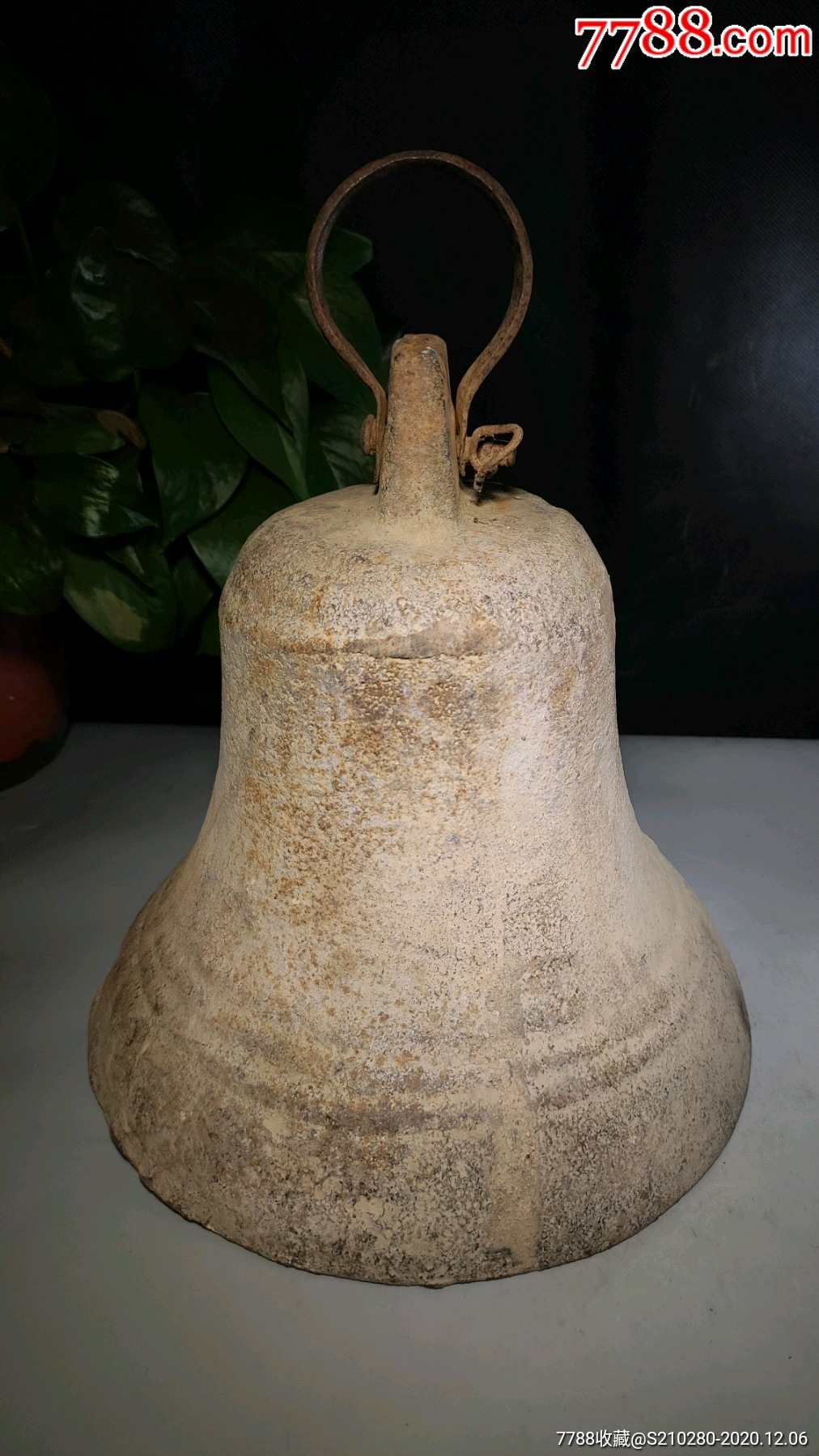 沧桑超大老铁钟!造型古朴!锈迹自然!尺寸很大!分量很重!古朴!