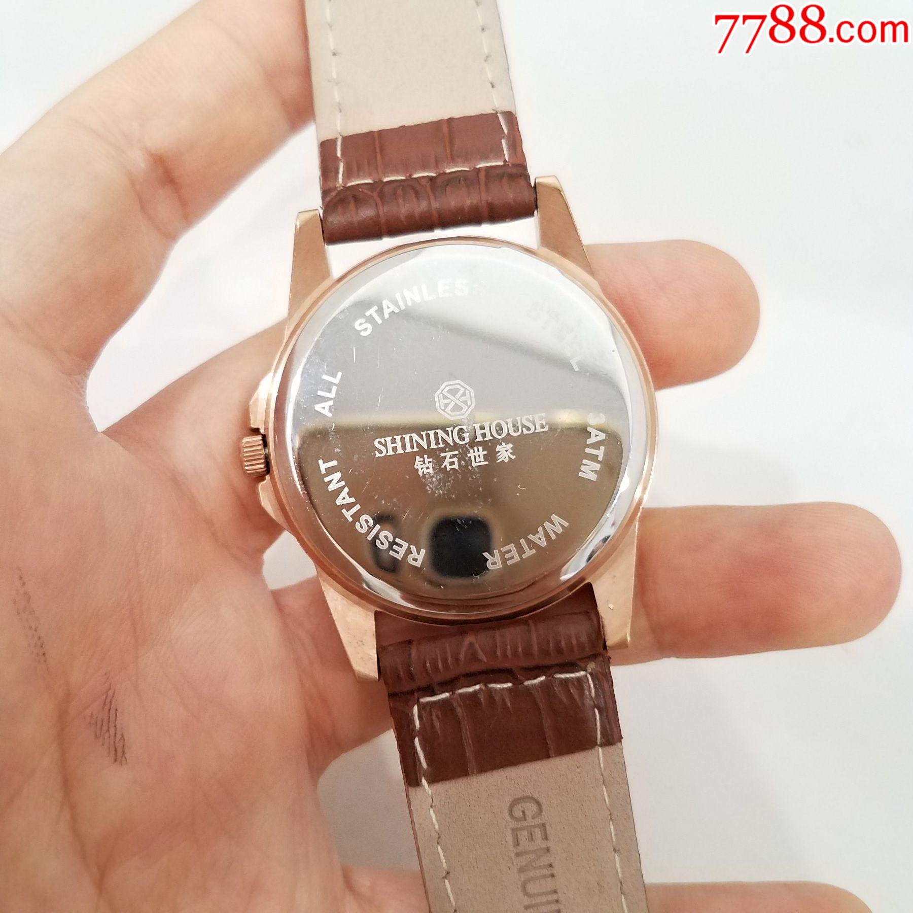 首页 拍卖 手表/腕表 >> 【美品】钻石世家电子男表【独特12点位点睛