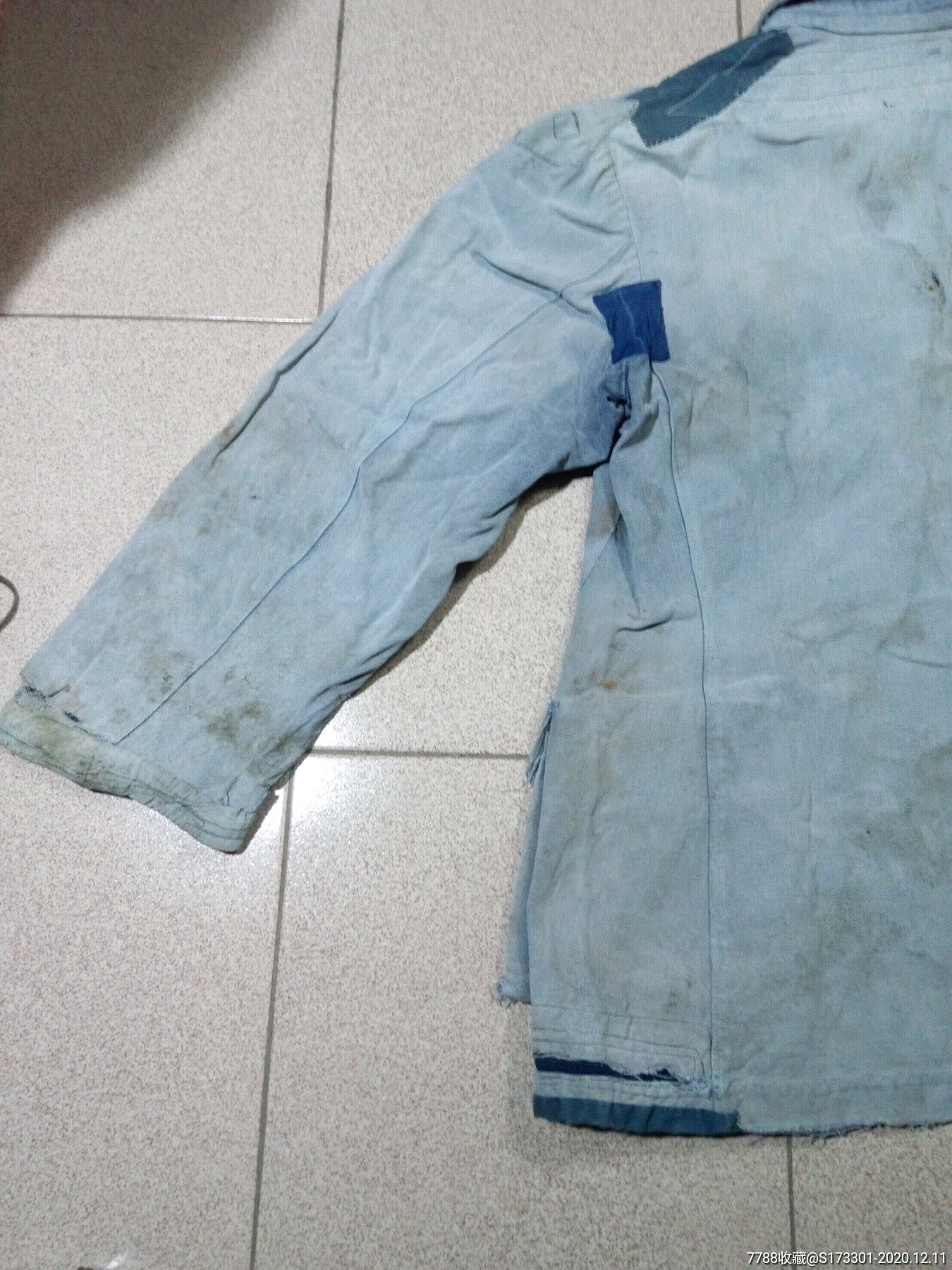 旧补丁衣服中山装人民服褪色有补有破
