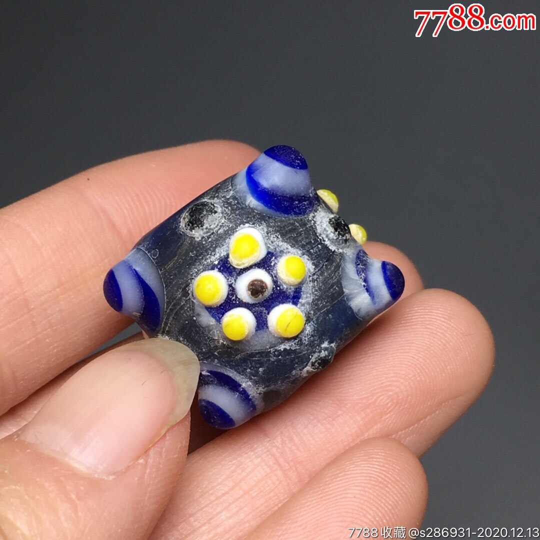 老琉璃蜻蜓眼天珠琉璃自古以来都是宫廷皇室的专用,不仅如此,琉璃在