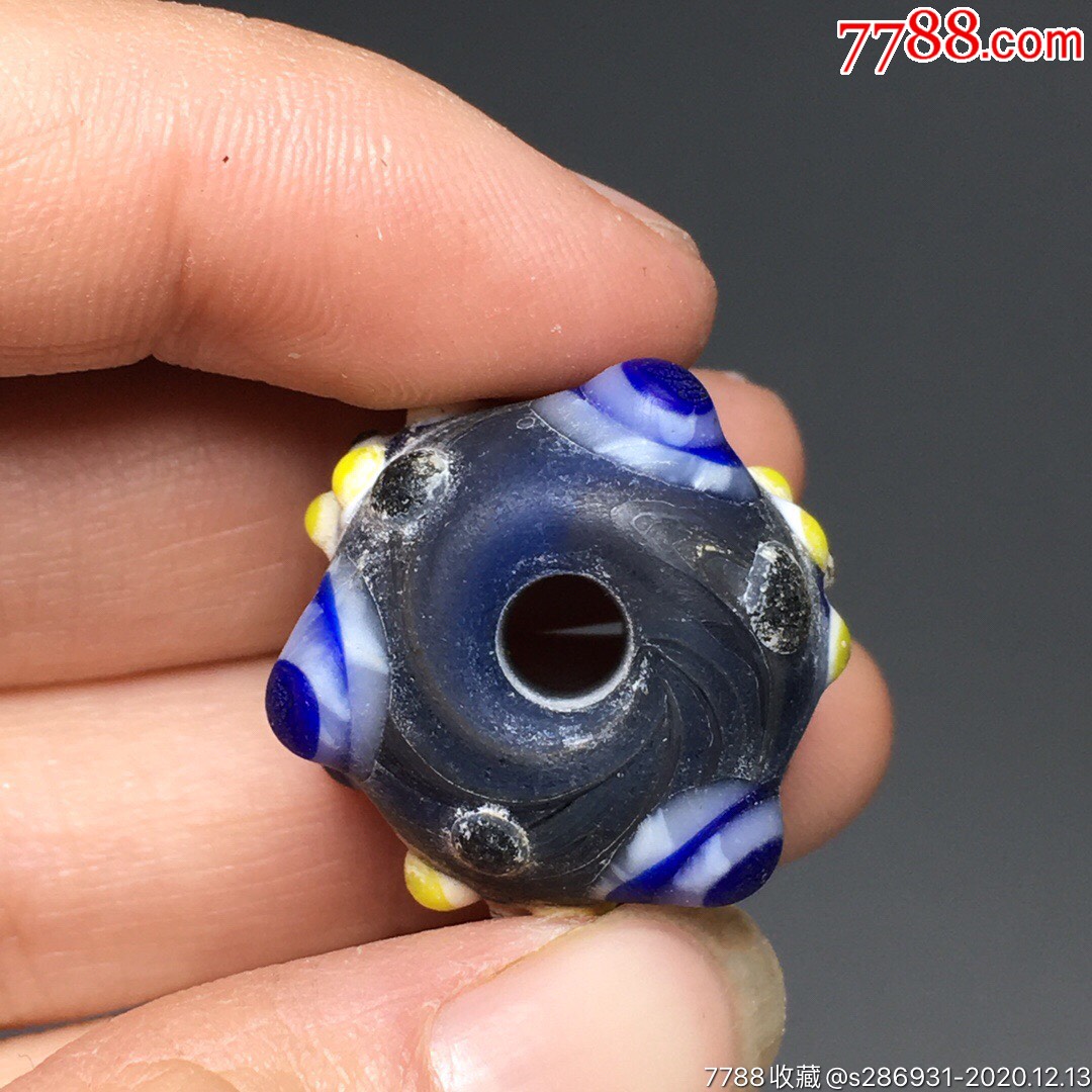 老琉璃蜻蜓眼天珠琉璃自古以来都是宫廷皇室的专用,不仅如此,琉璃在