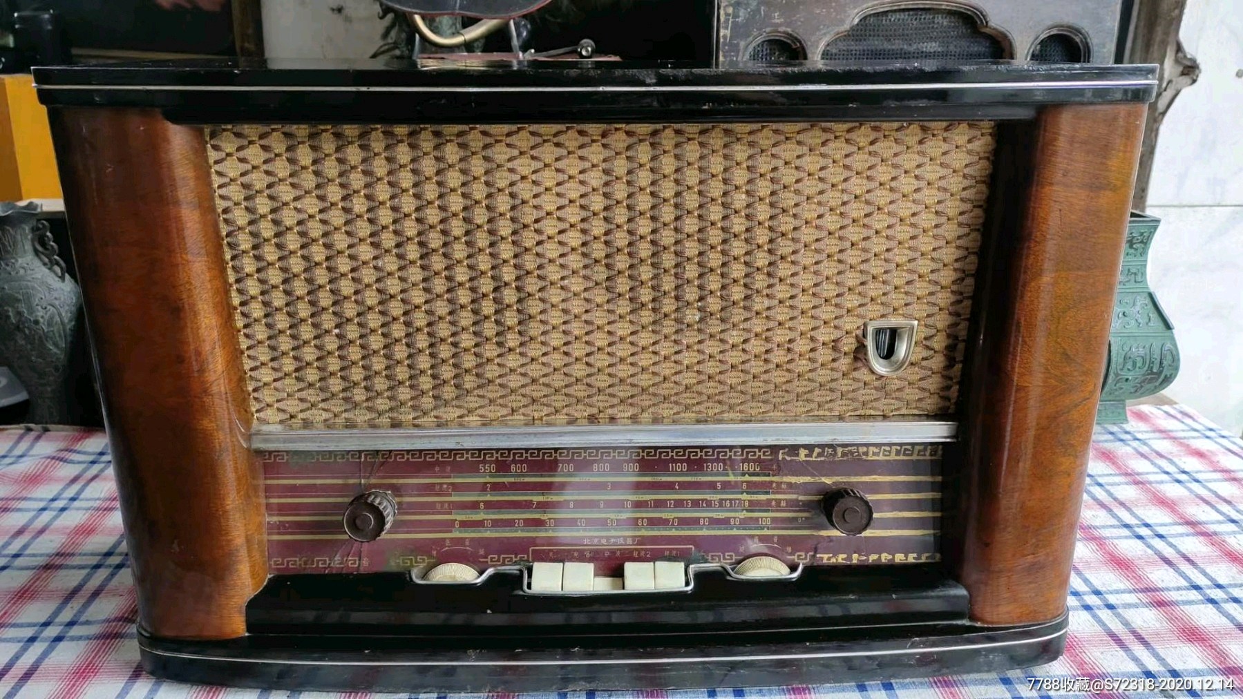 稀少牡丹大型电子管收音机