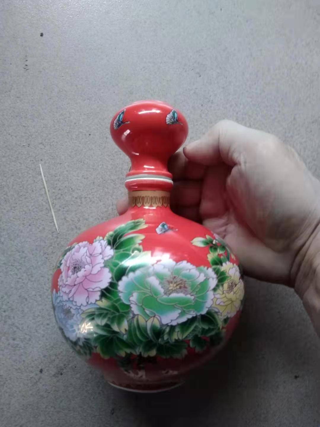 中国红酒瓶子一对_酒瓶_文化餐厅【7788铜器收藏】