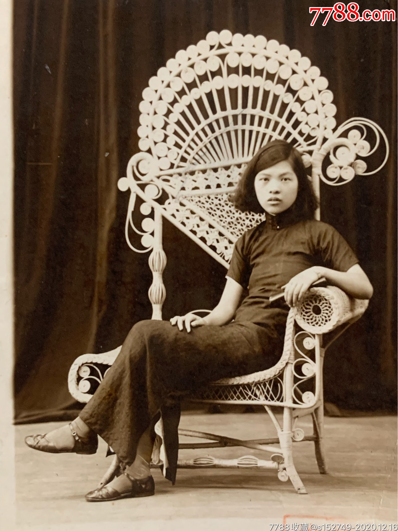 民国时期,旗袍摆拍藤椅少女照少见造型藤椅