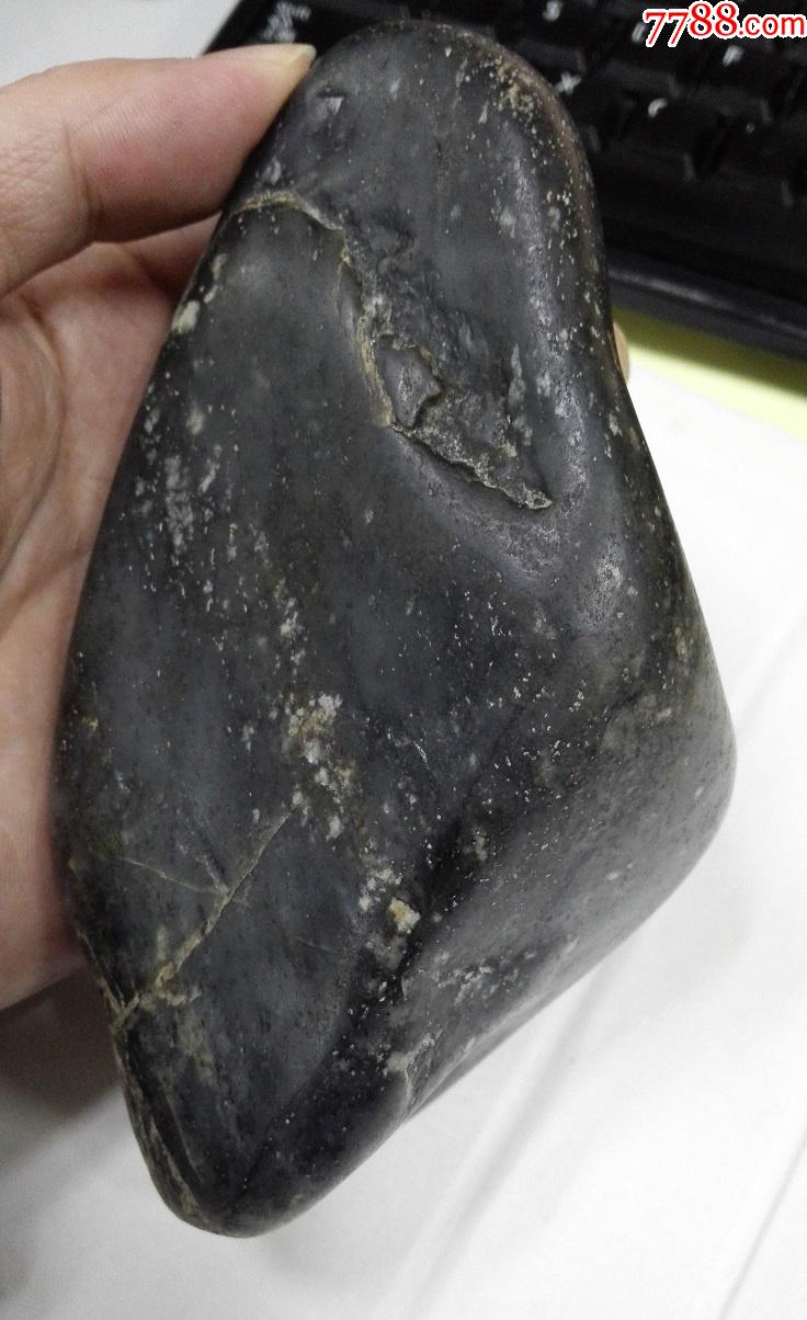 3786和田玉细肉青花籽料原石684克