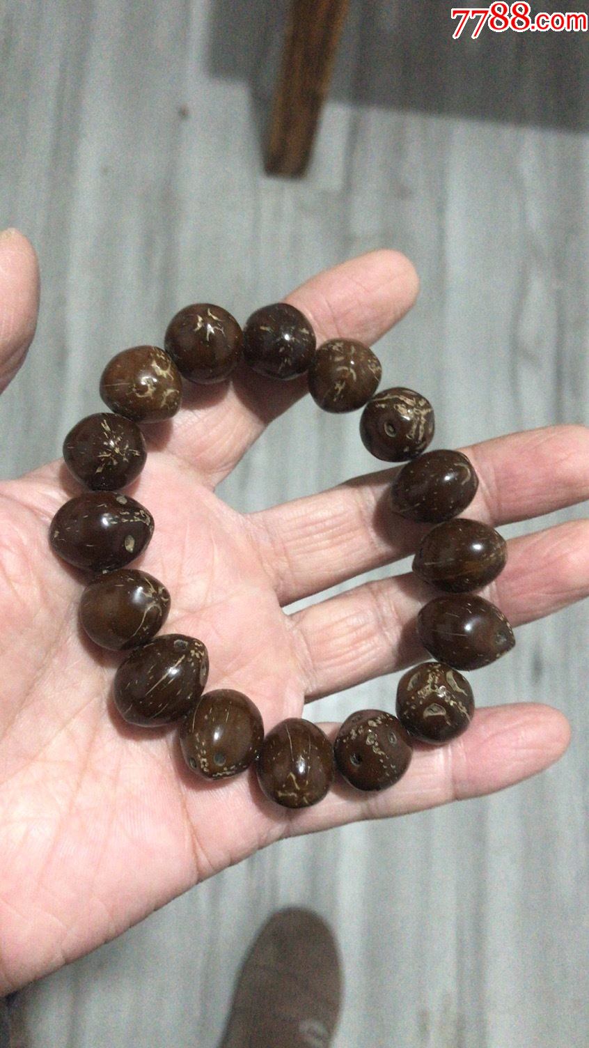 棕色紫金鼠手串