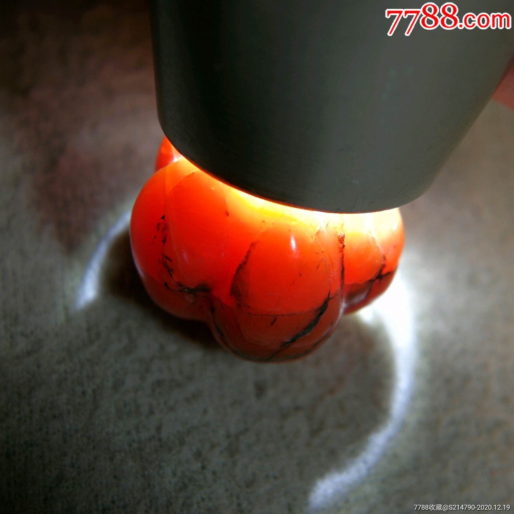 明清保山老南红,基本满色肉耐强光,尺寸16*14毫米左右重量5.